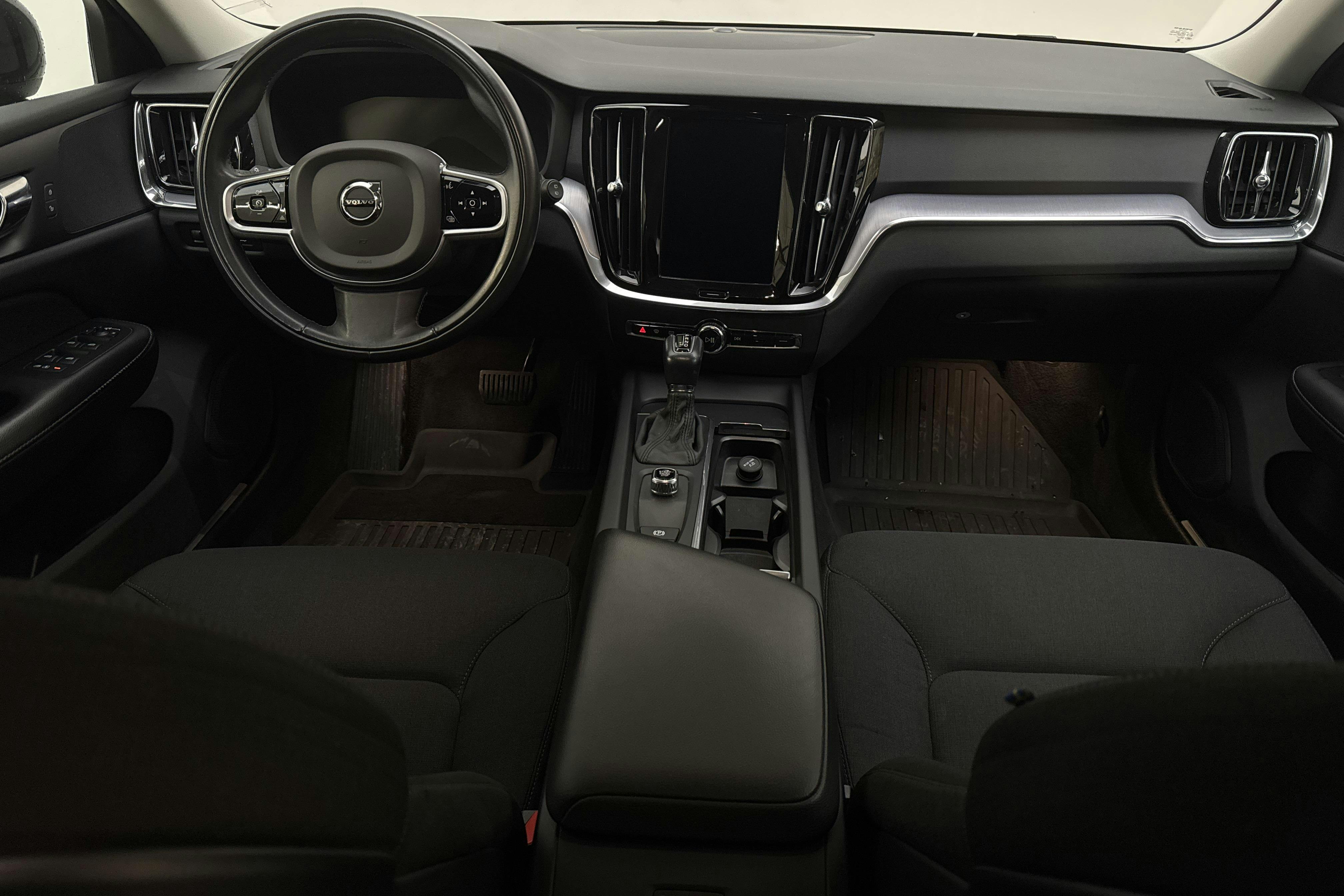 Volvo V60 D3 (150hk) - 14 801 mil - Automat - svart - 2020