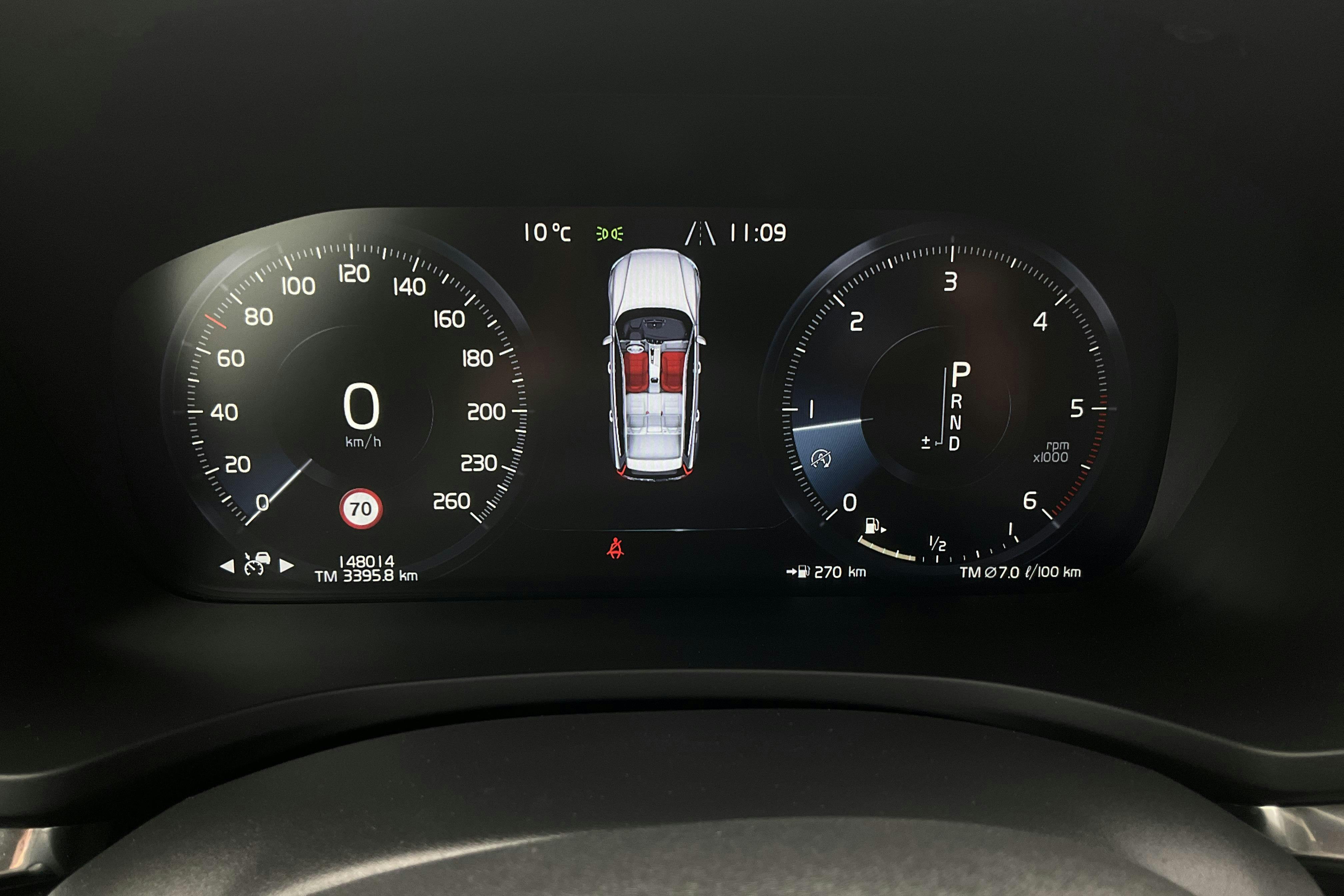 Volvo V60 D3 (150hk) - 14 801 mil - Automat - svart - 2020