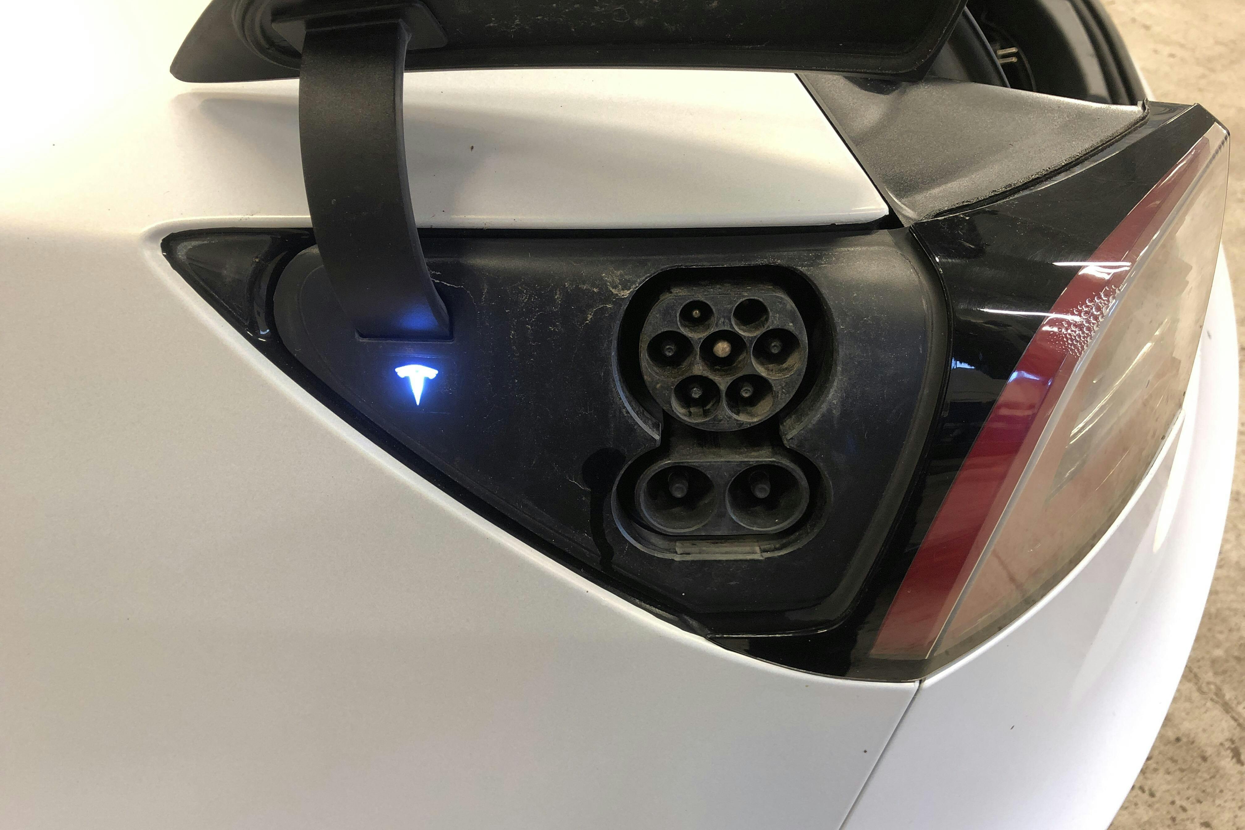 Tesla Model 3 Long Range Dual Motor AWD - 15 297 mil - Automat - svart - 2019