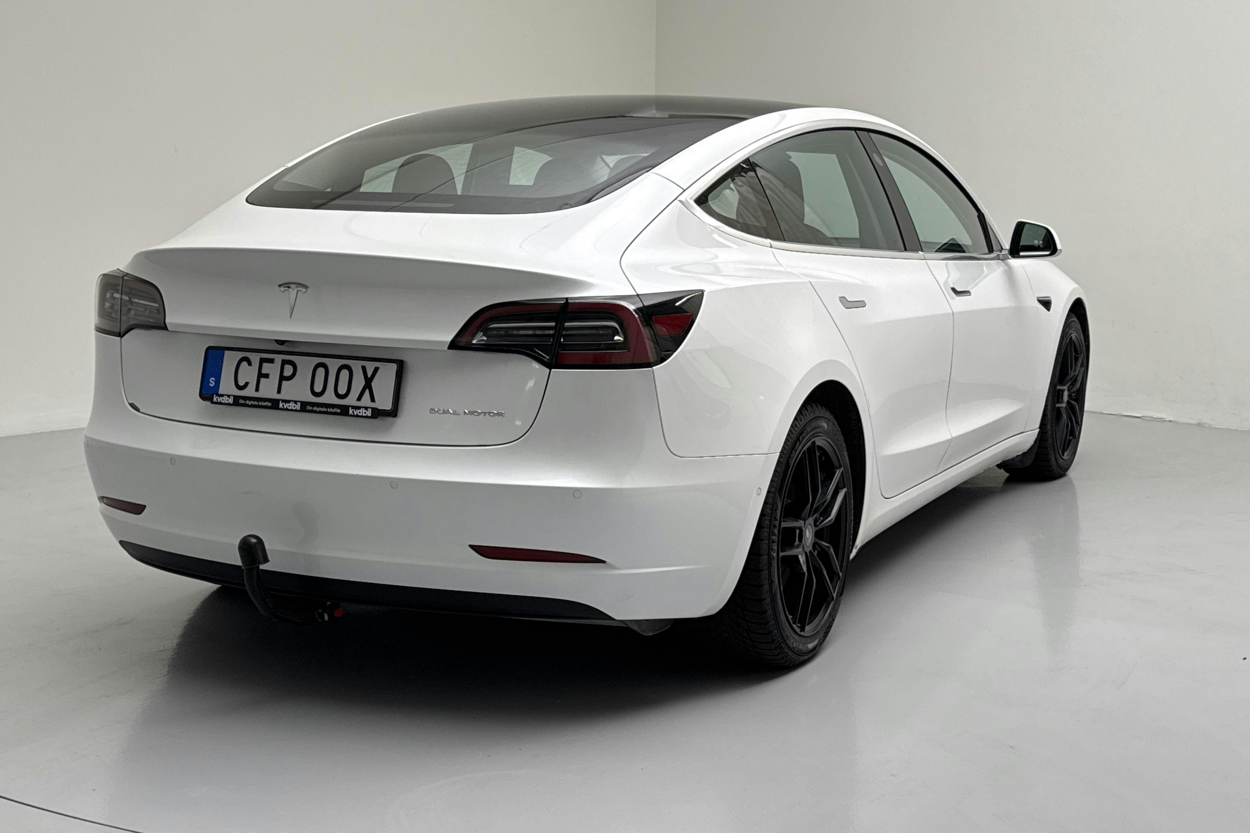 Tesla Model 3 Long Range Dual Motor AWD - 25 849 mil - Automat - vit - 2019