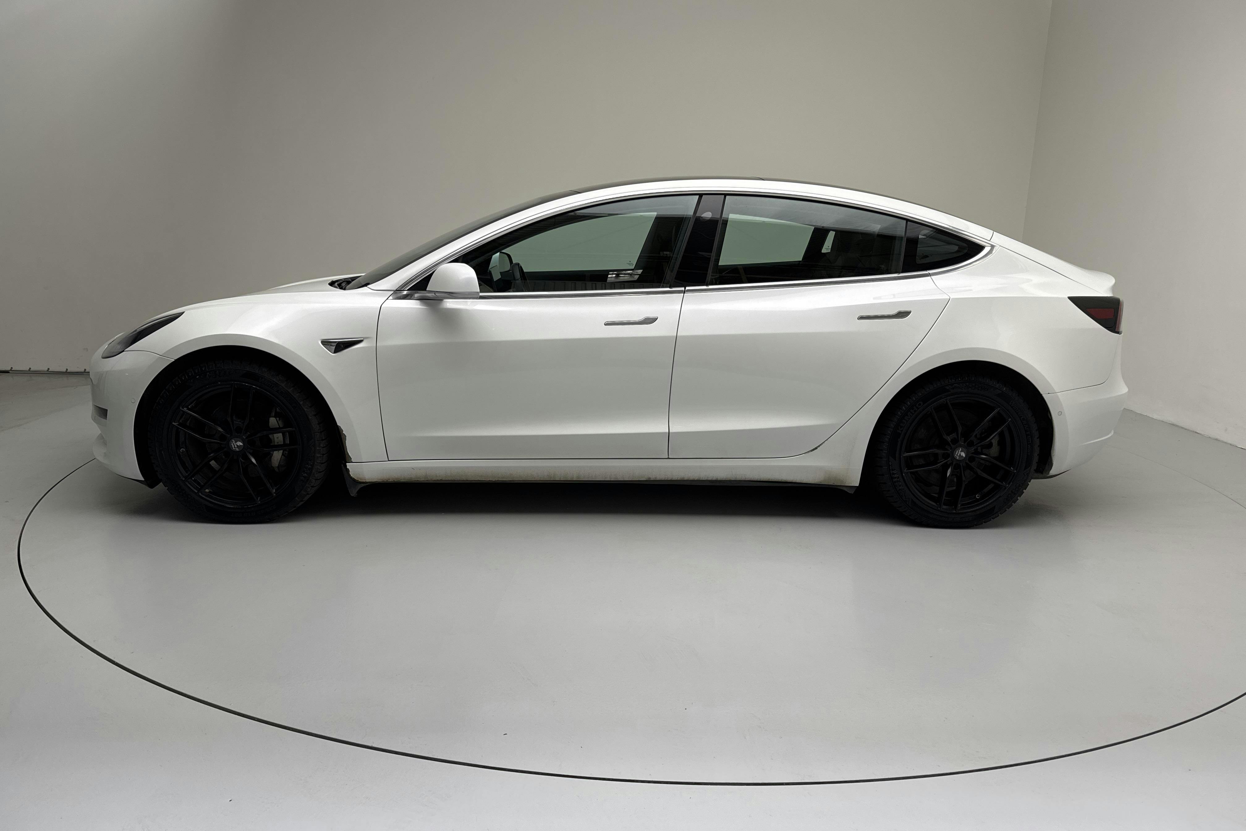 Tesla Model 3 Long Range Dual Motor AWD - 25 849 mil - Automat - vit - 2019