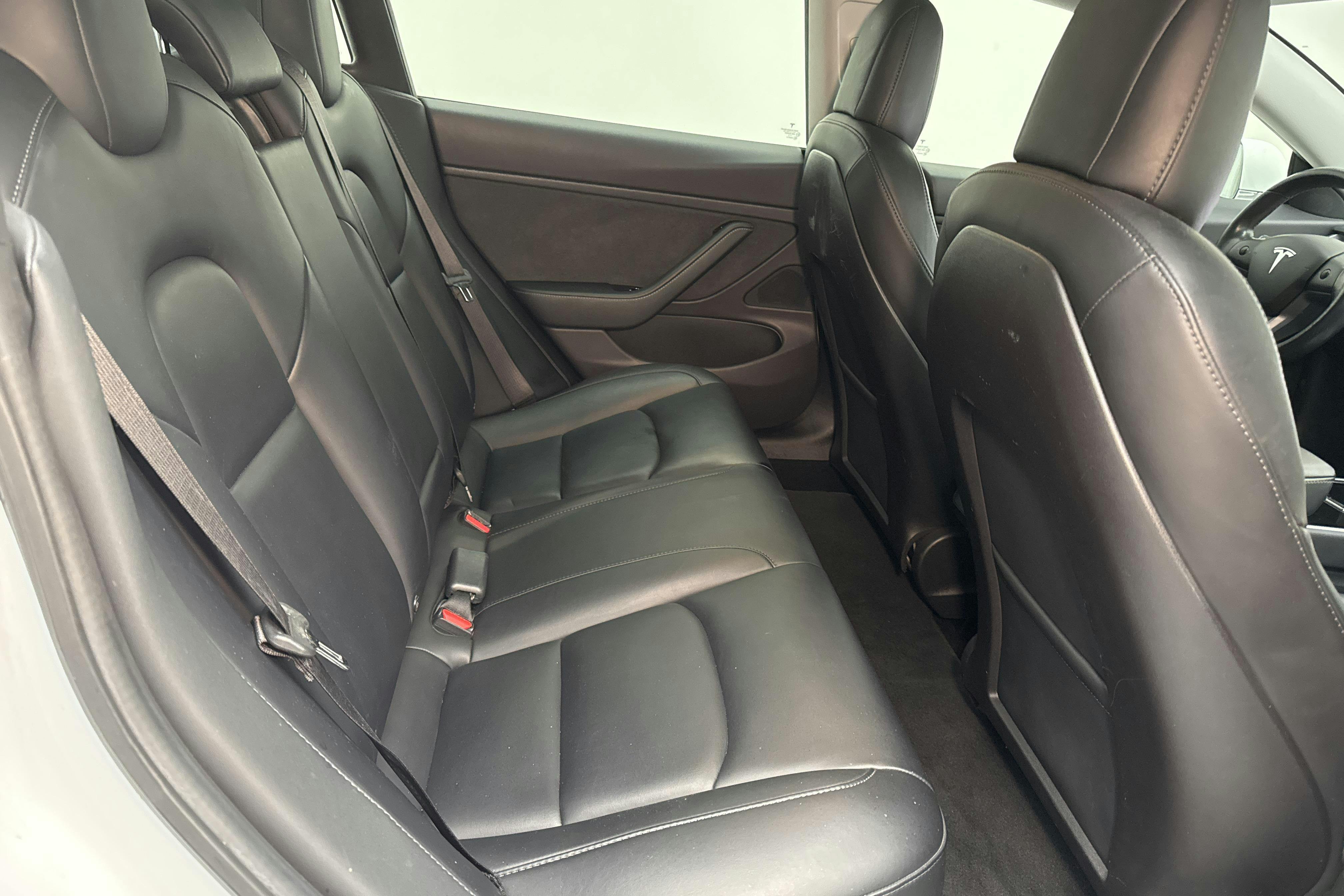 Tesla Model 3 Long Range Dual Motor AWD - 25 849 mil - Automat - vit - 2019