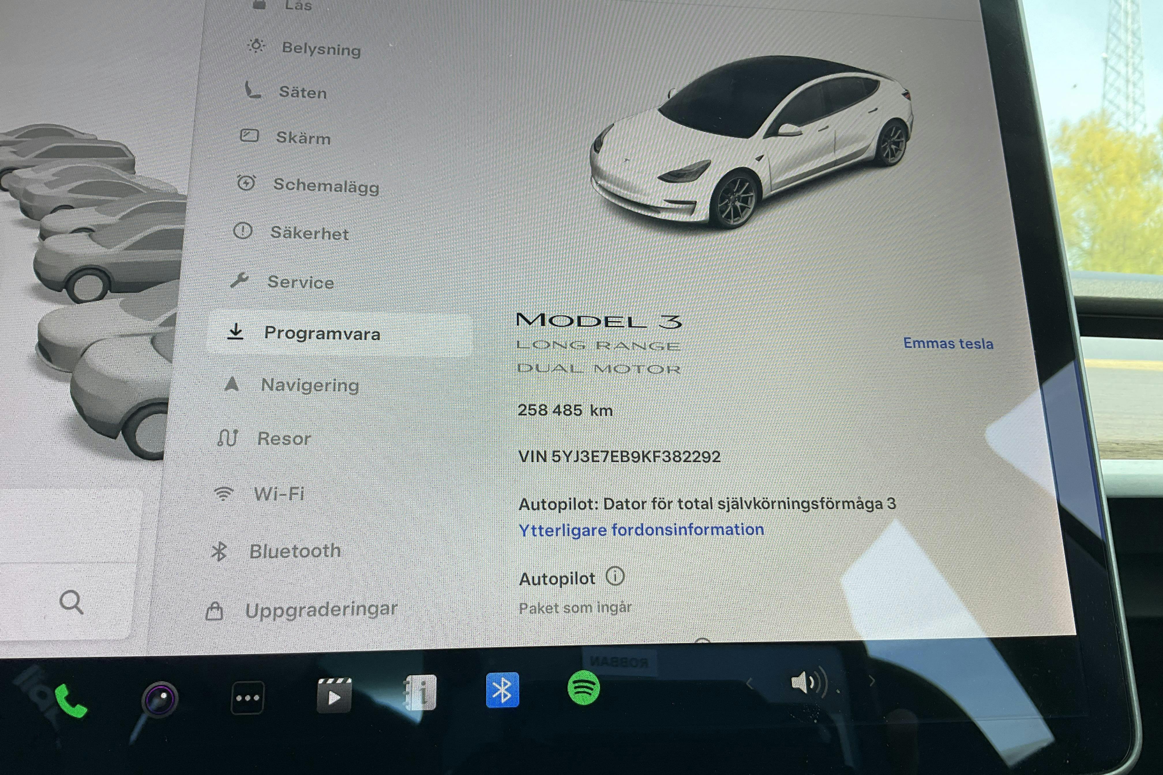 Tesla Model 3 Long Range Dual Motor AWD - 25 849 mil - Automat - vit - 2019
