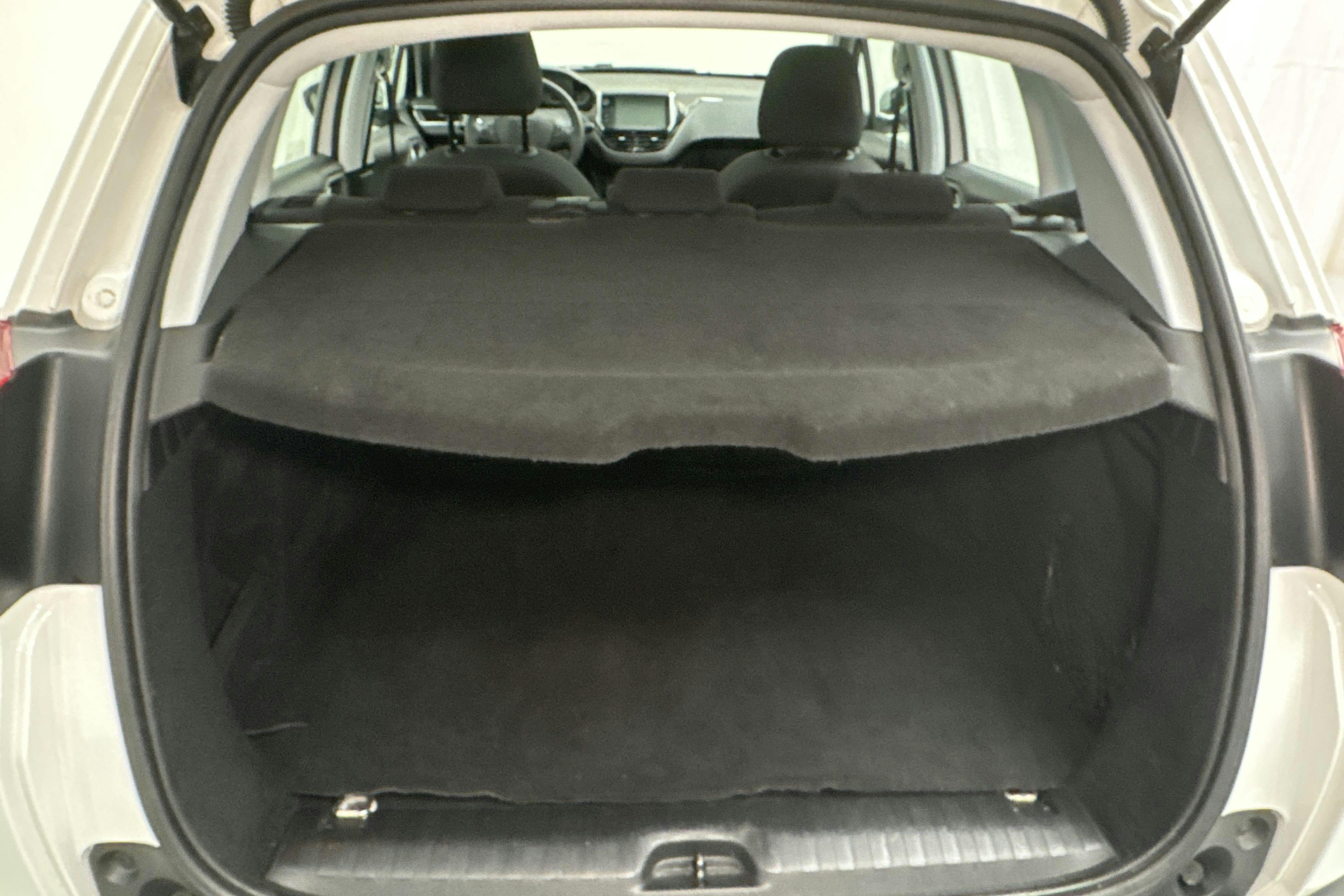 Peugeot 2008 1.2 VTi (82hk) - 83 590 km - Käsitsi - valge - 2016