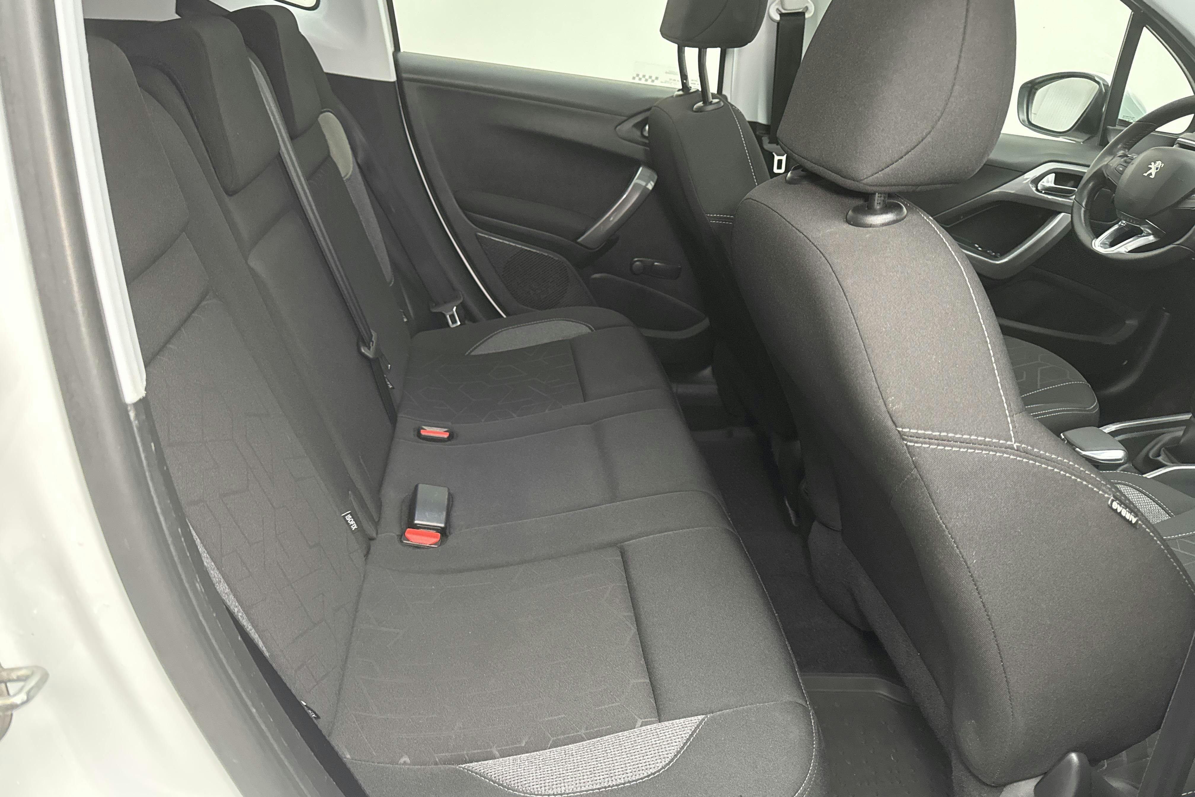 Peugeot 2008 1.2 VTi (82hk) - 83 590 km - Käsitsi - valge - 2016