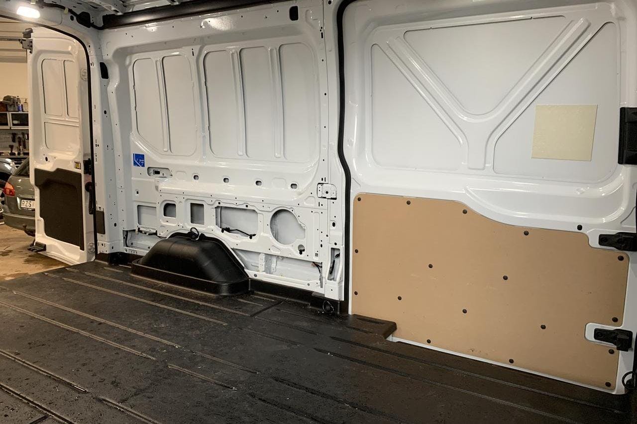 Ford e-Transit 350 RWD Skåp (184hk) - 2 530 km - Automatic - white - 2023