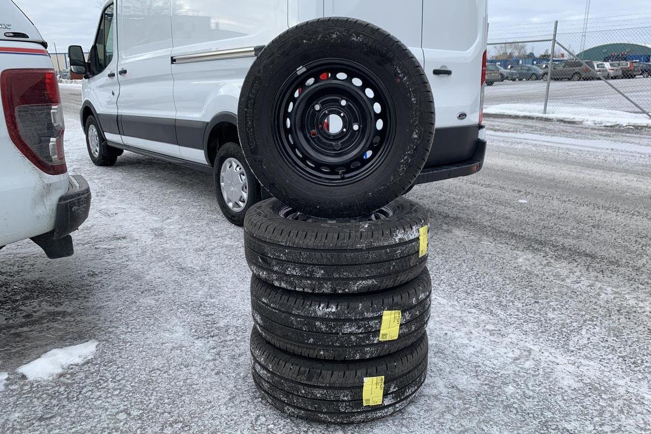 Ford e-Transit 350 RWD Skåp (184hk) - 2 530 km - Automatic - white - 2023