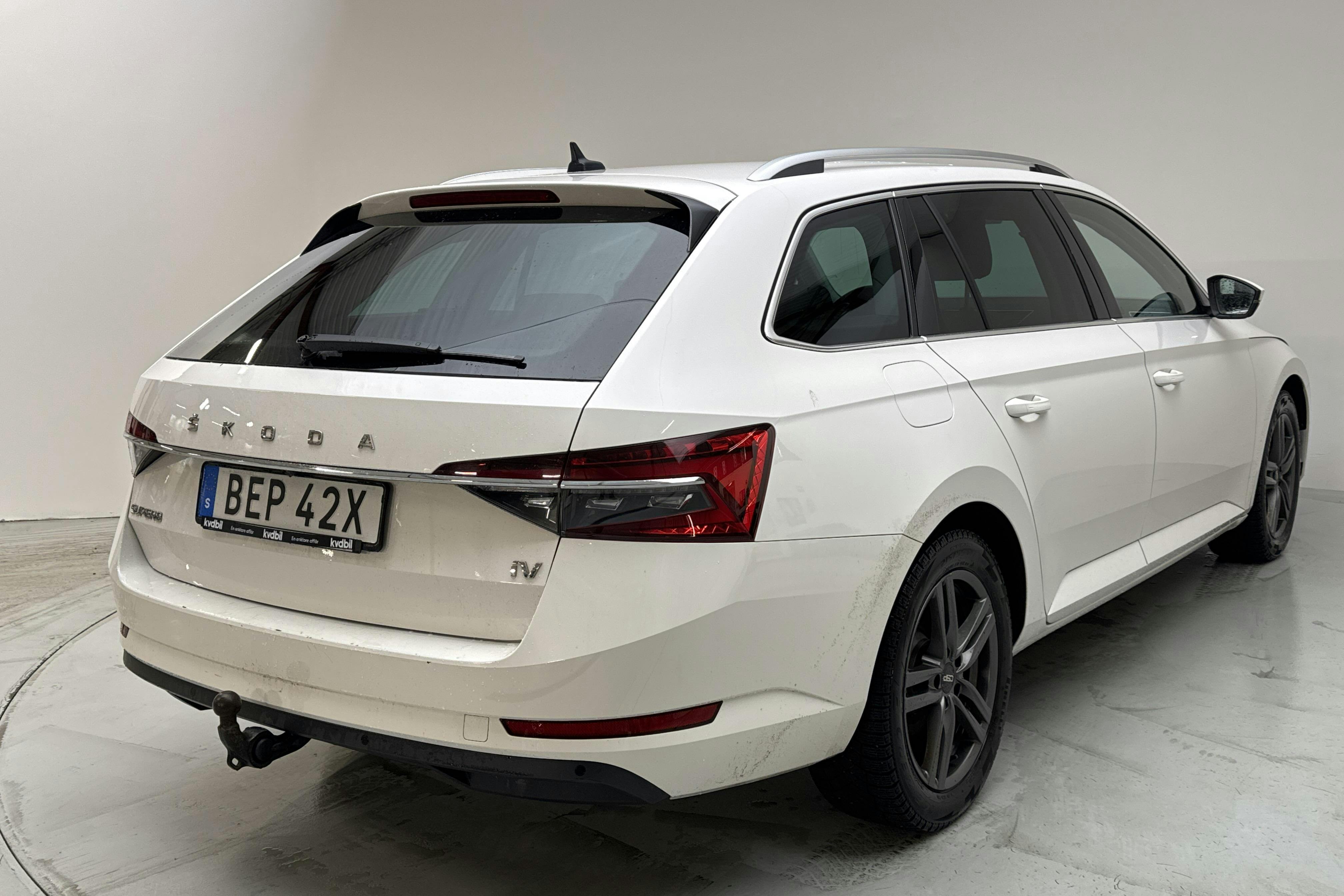 Skoda Superb 1.4 TSI PHEV Kombi (218hk) - 9 990 mil - Automat - vit - 2021