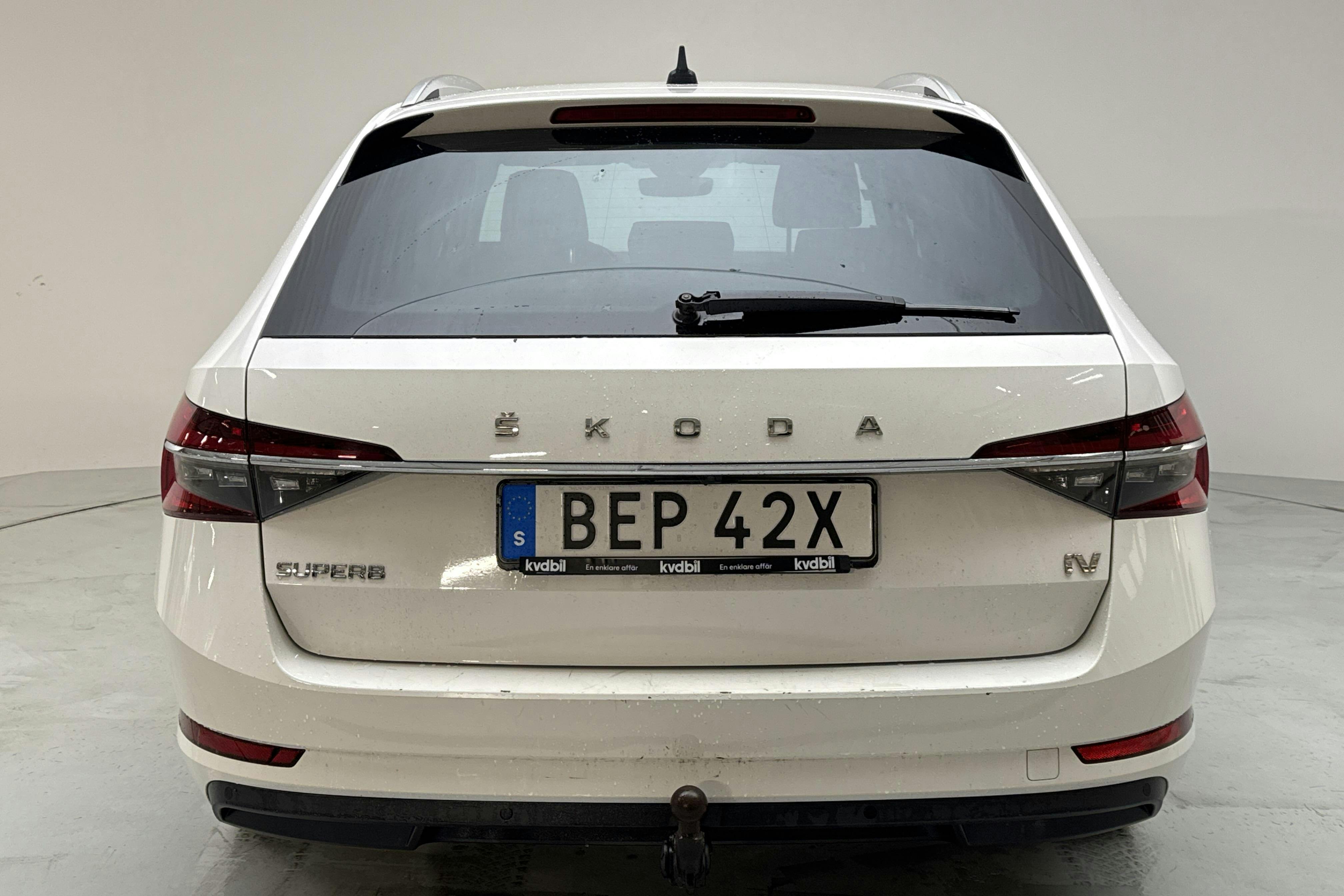 Skoda Superb 1.4 TSI PHEV Kombi (218hk) - 9 990 mil - Automat - vit - 2021