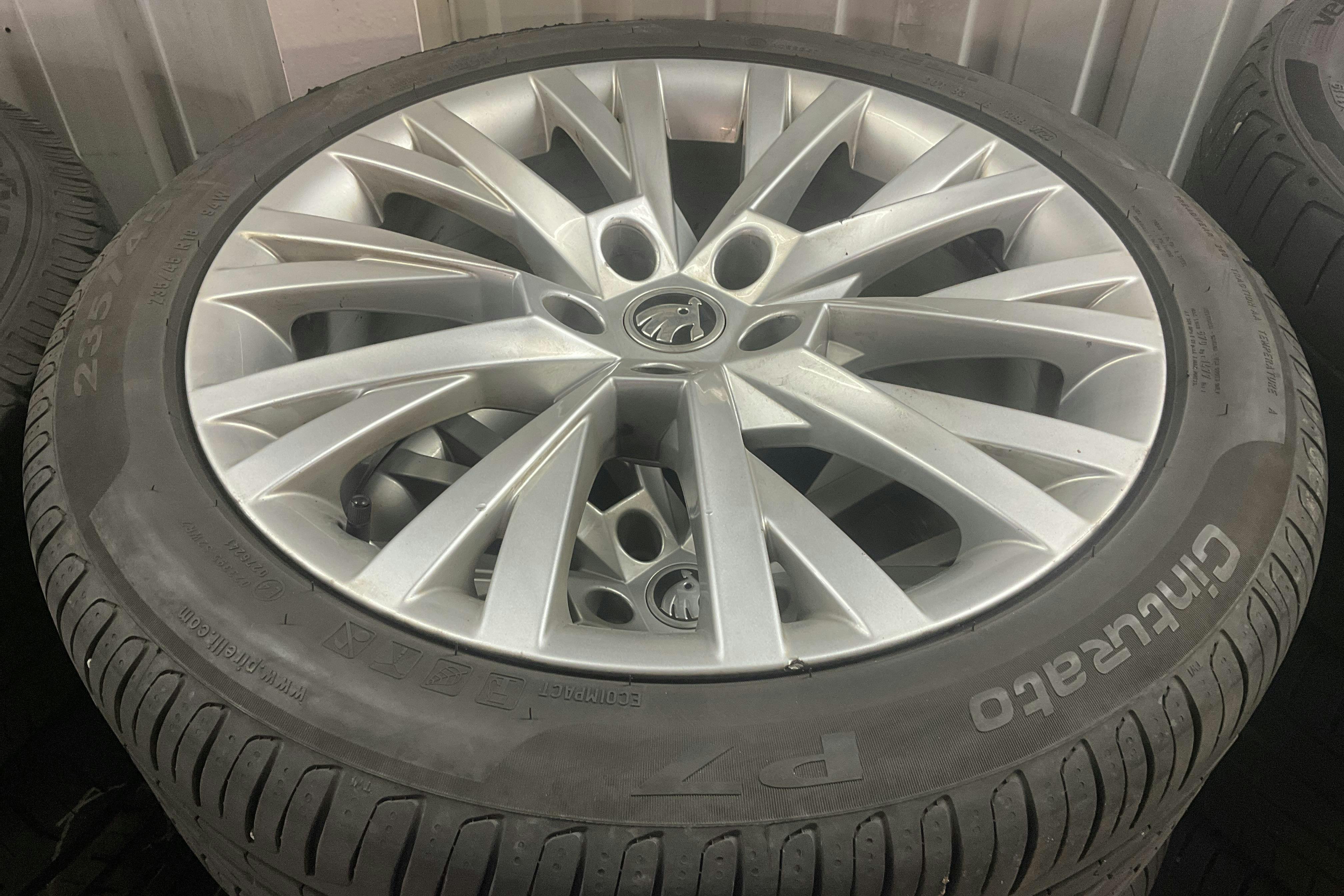Skoda Superb 1.4 TSI PHEV Kombi (218hk) - 9 990 mil - Automat - vit - 2021