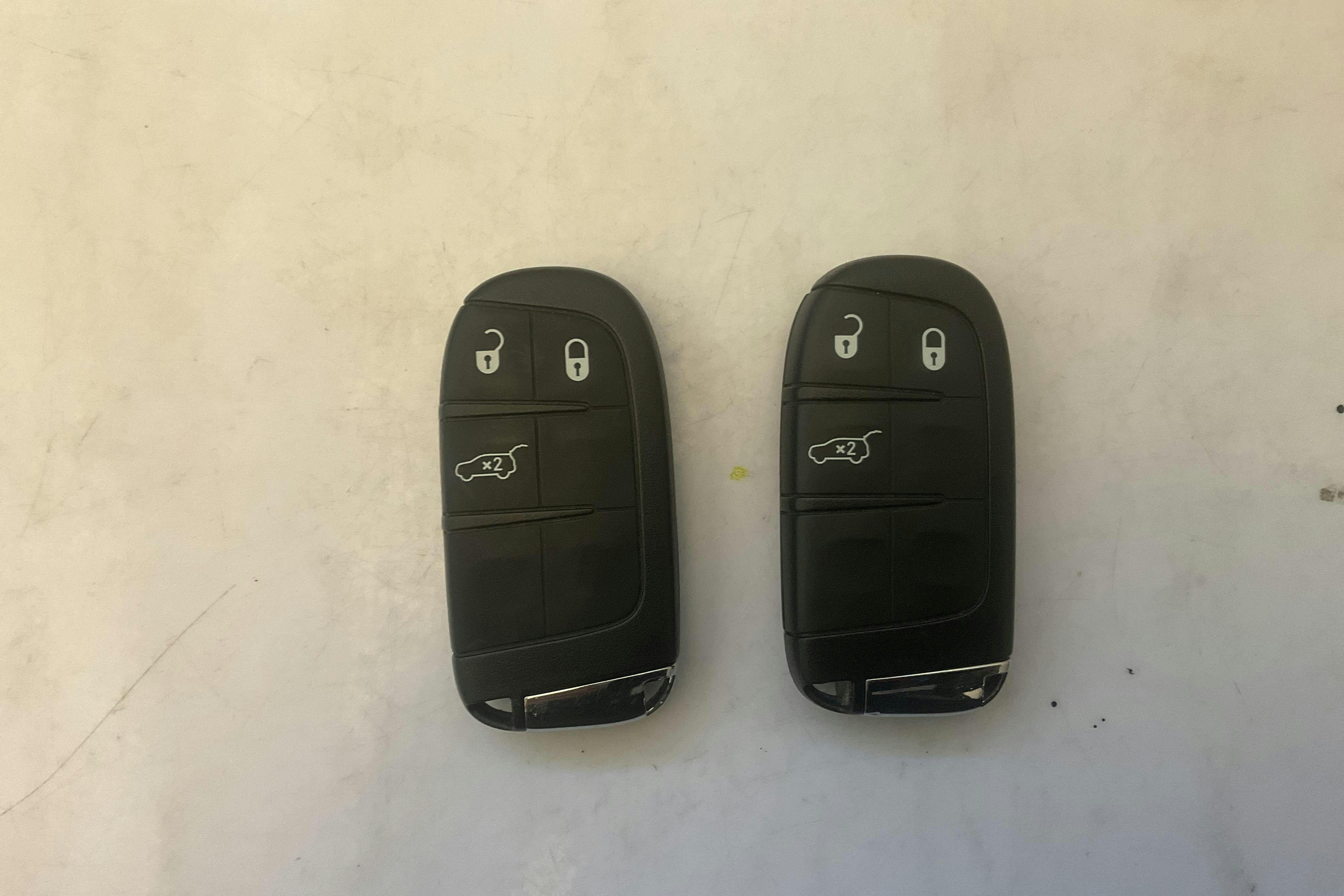Presentationsfoto 15 av 15: Jeep Compass 1.4 Multiair 4WD (170hk) - 8 152 mil - Automat - röd - 2019