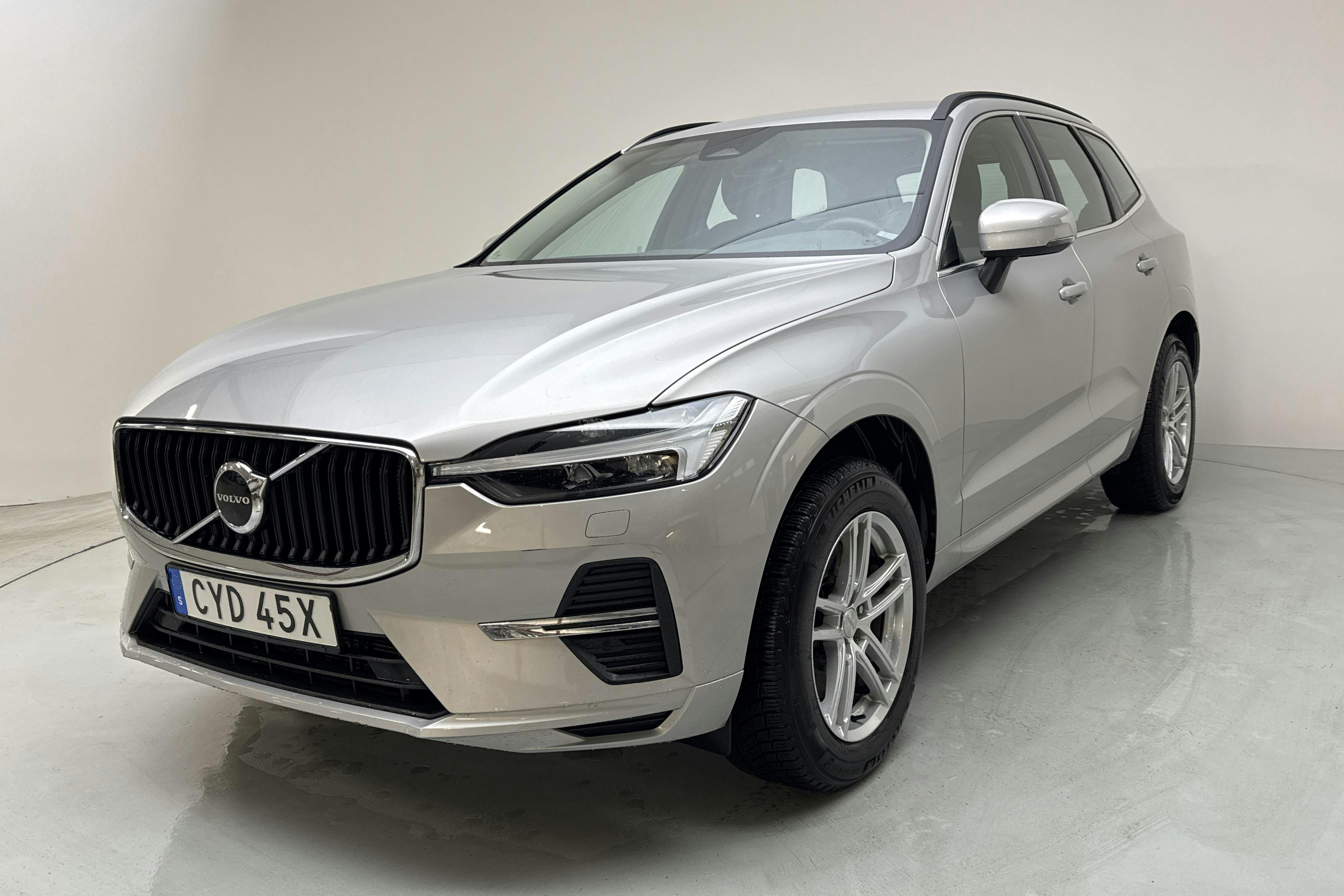 Volvo XC60 B5 AWD Mildhybrid, Bensin (250hk) - 1 335 mil - Automat - silver - 2022