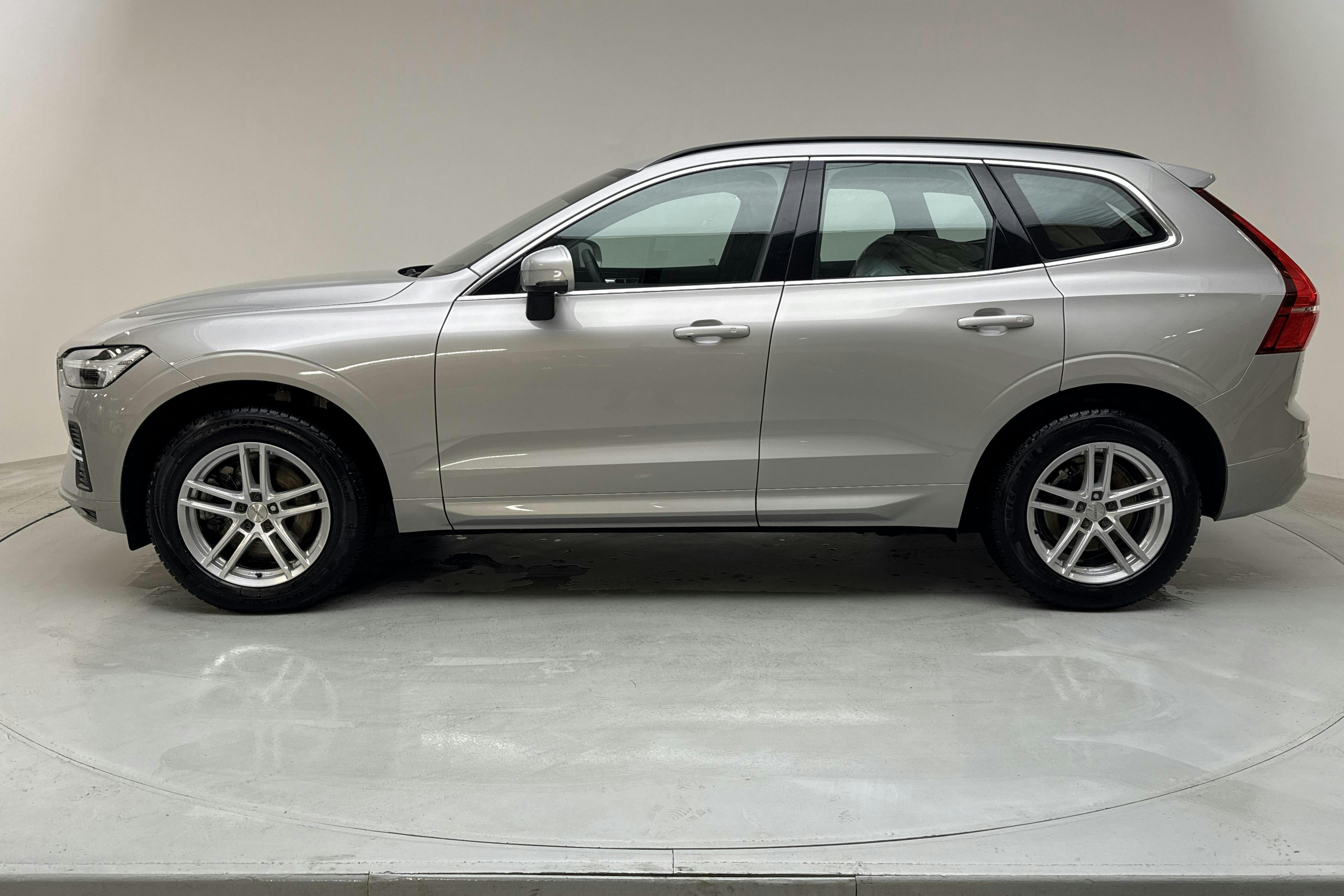 Volvo XC60 B5 AWD Mildhybrid, Bensin (250hk) - 1 335 mil - Automat - silver - 2022