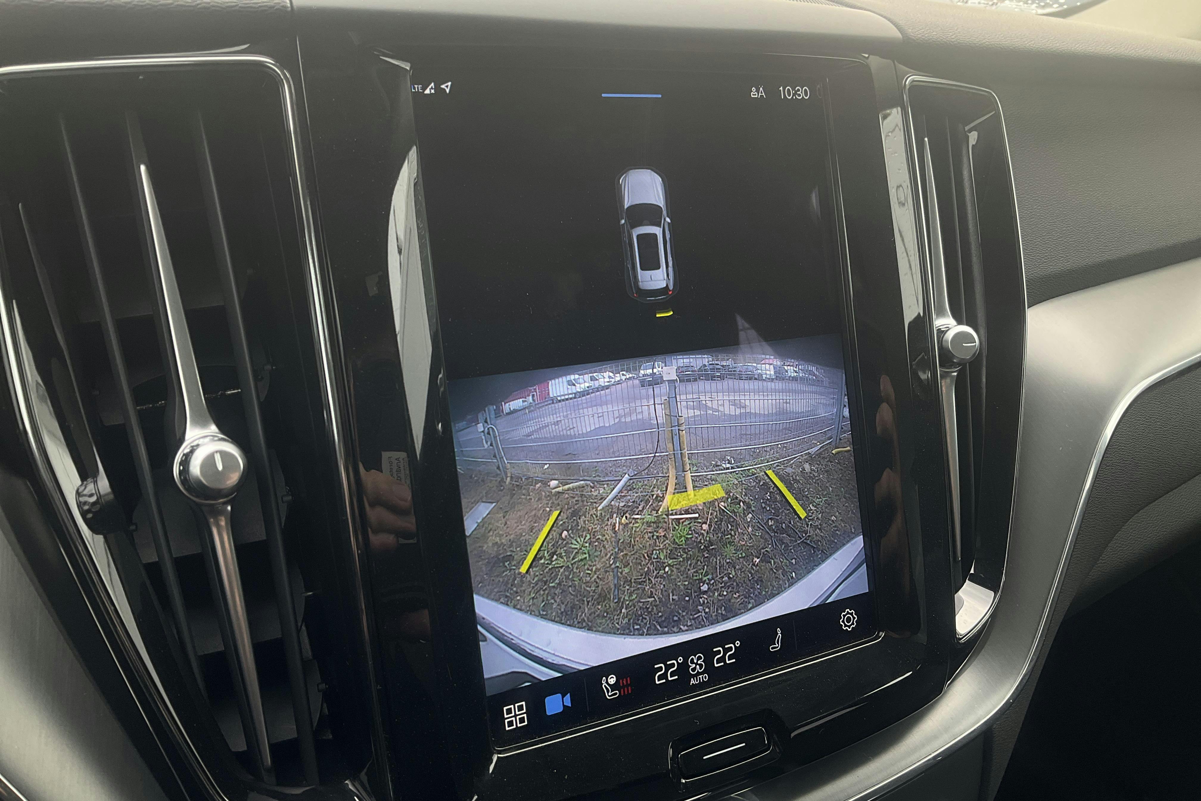 Volvo XC60 B5 AWD Mildhybrid, Bensin (250hk) - 1 335 mil - Automat - silver - 2022