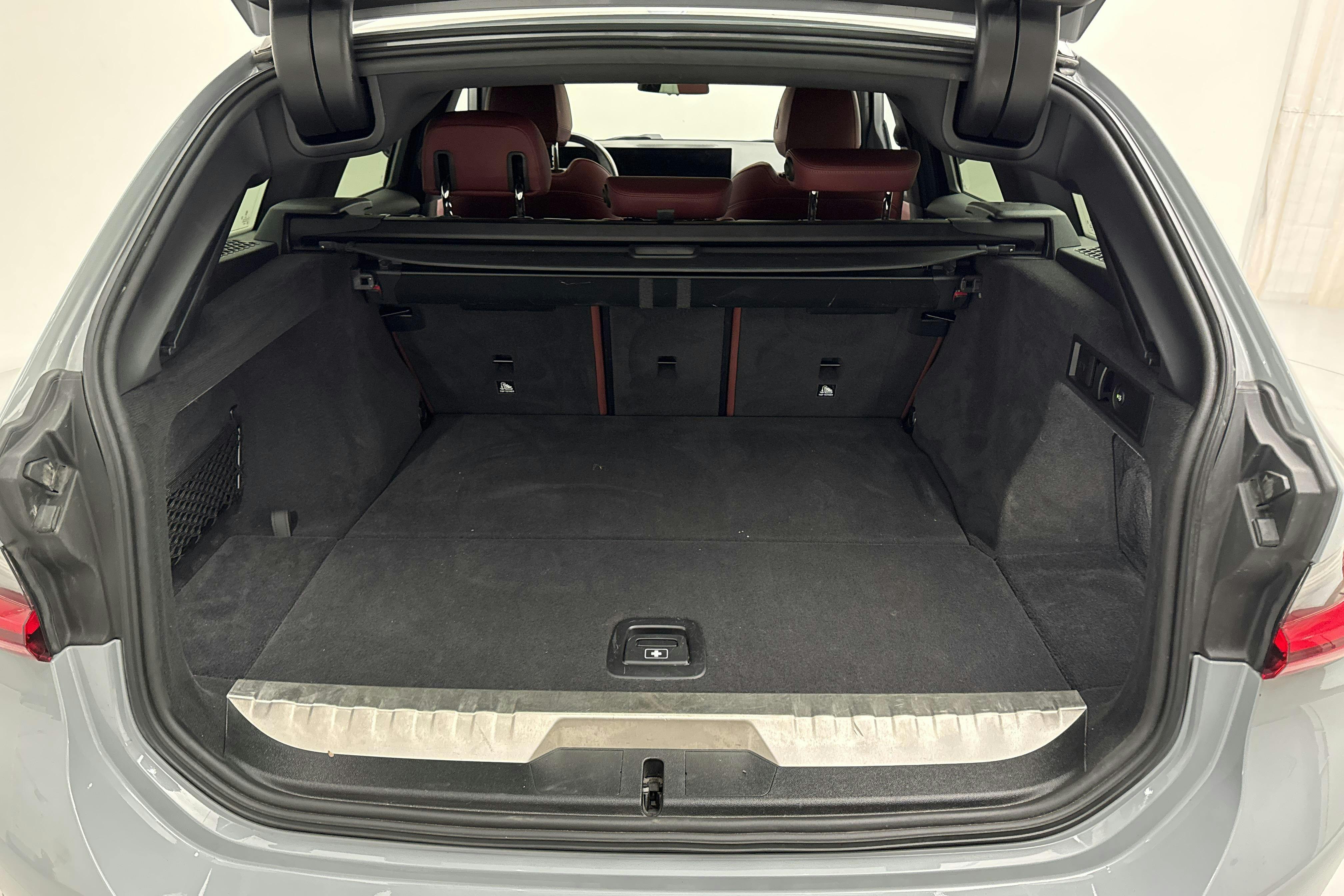 BMW 330e xDrive Touring LCI, G21 (292hk) - 52 550 km - Automatic - gray - 2023