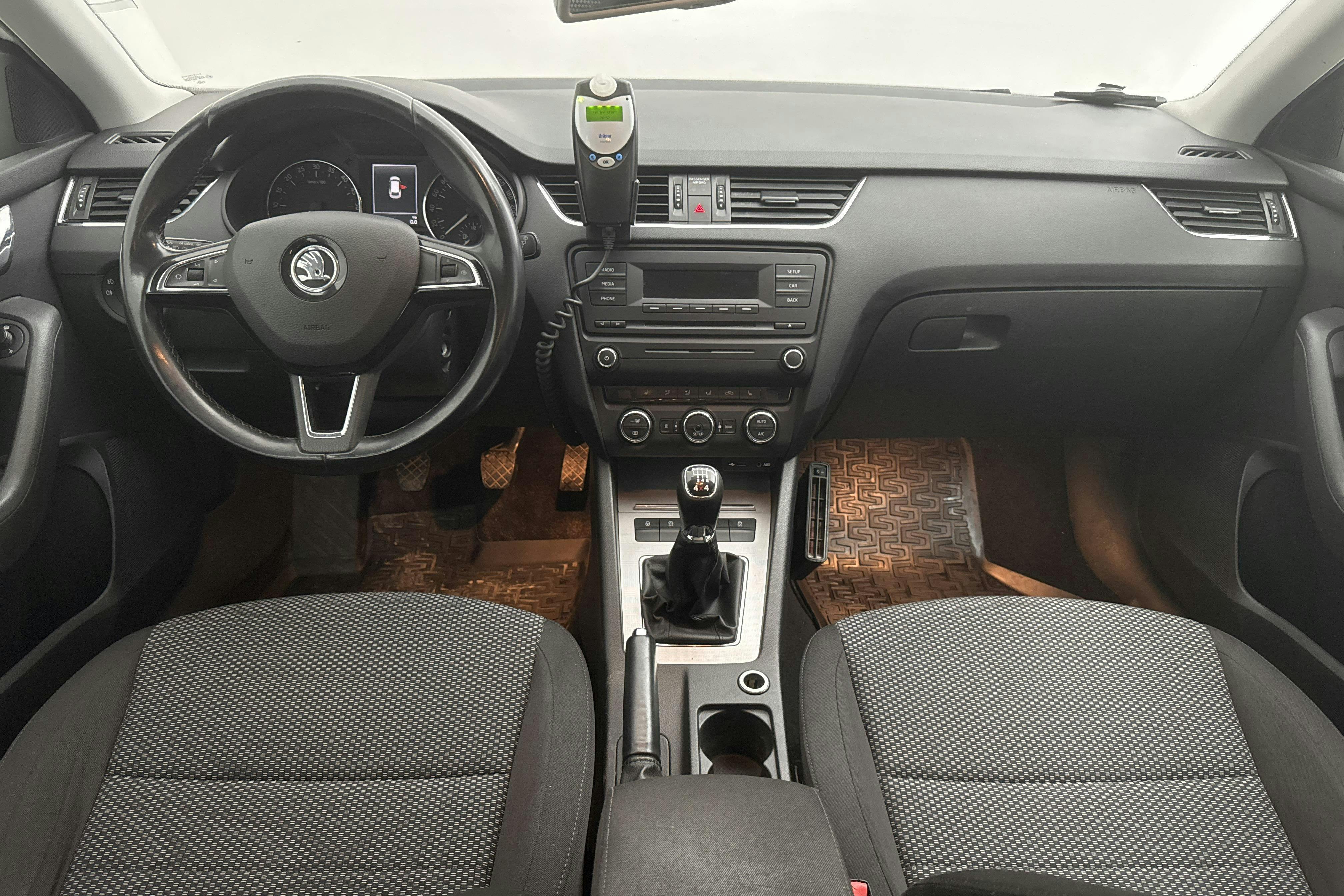 Skoda Octavia III 1.6 TDI CR Combi 4X4 (105hk) - 221 550 km - Käsitsi - valge - 2014