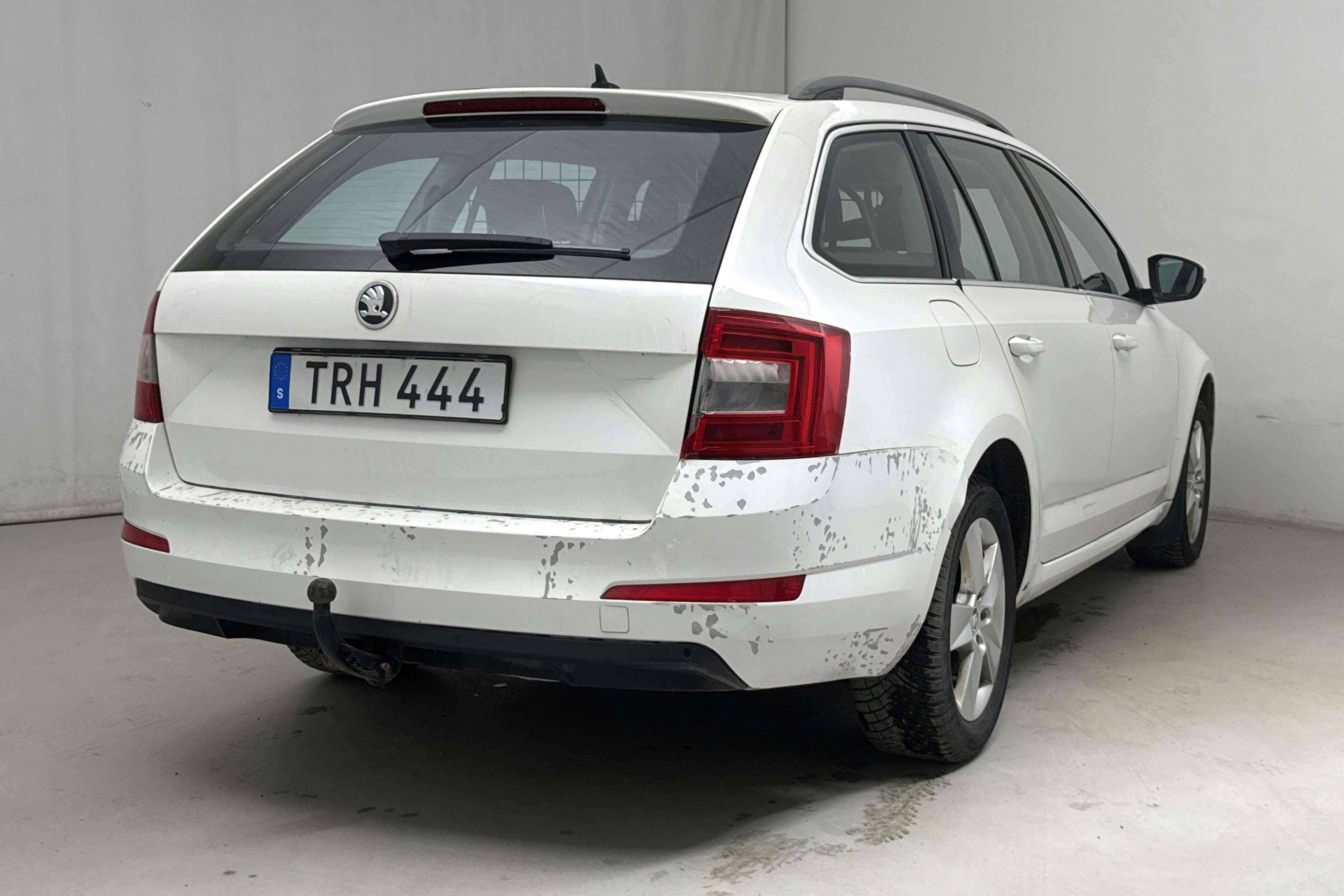 Skoda Octavia III 1.6 TDI CR Combi 4X4 (105hk) - 221 550 km - Manual - white - 2014