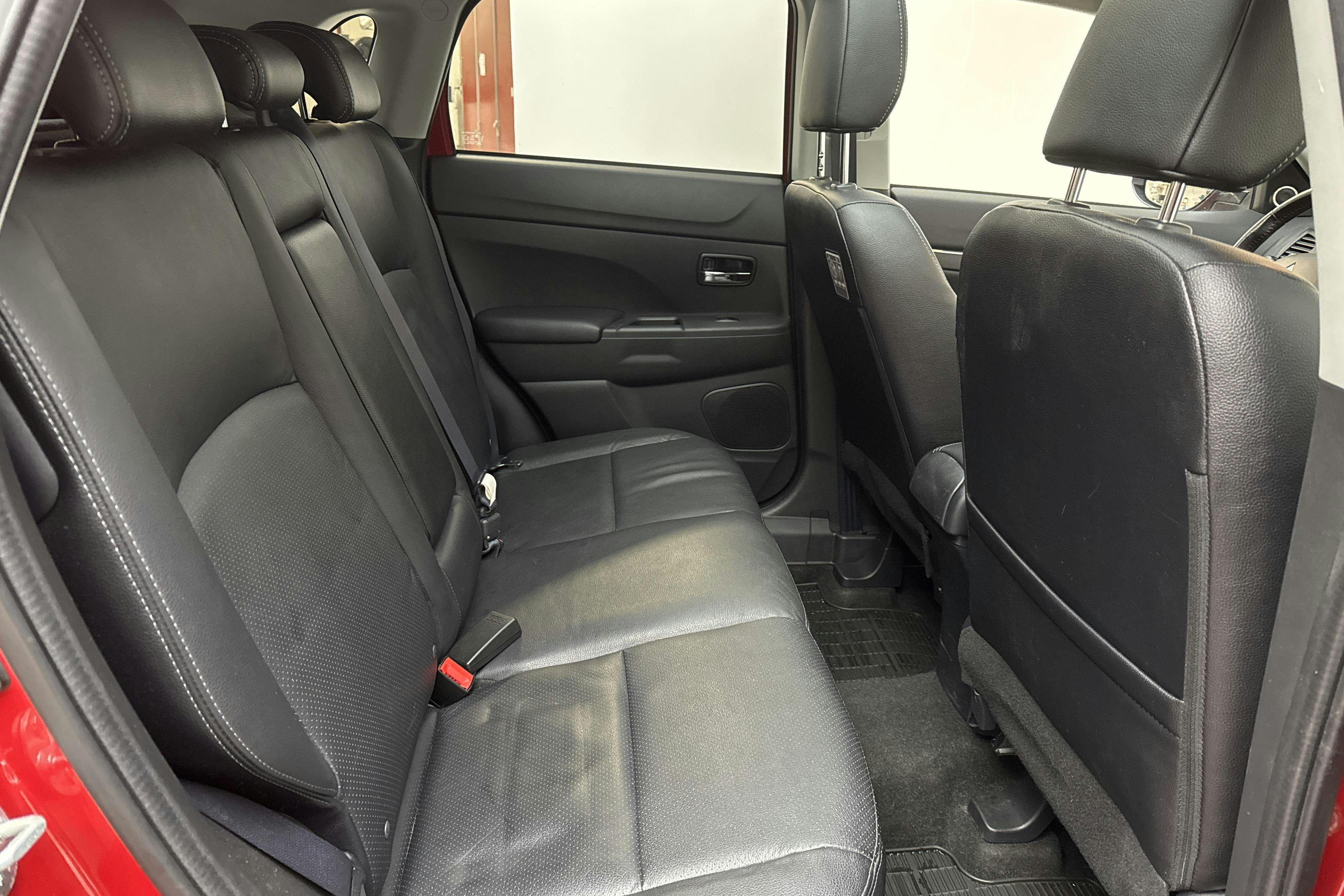 Mitsubishi ASX 2.2D 4WD (150hk) - 14 112 mil - Automat - röd - 2016