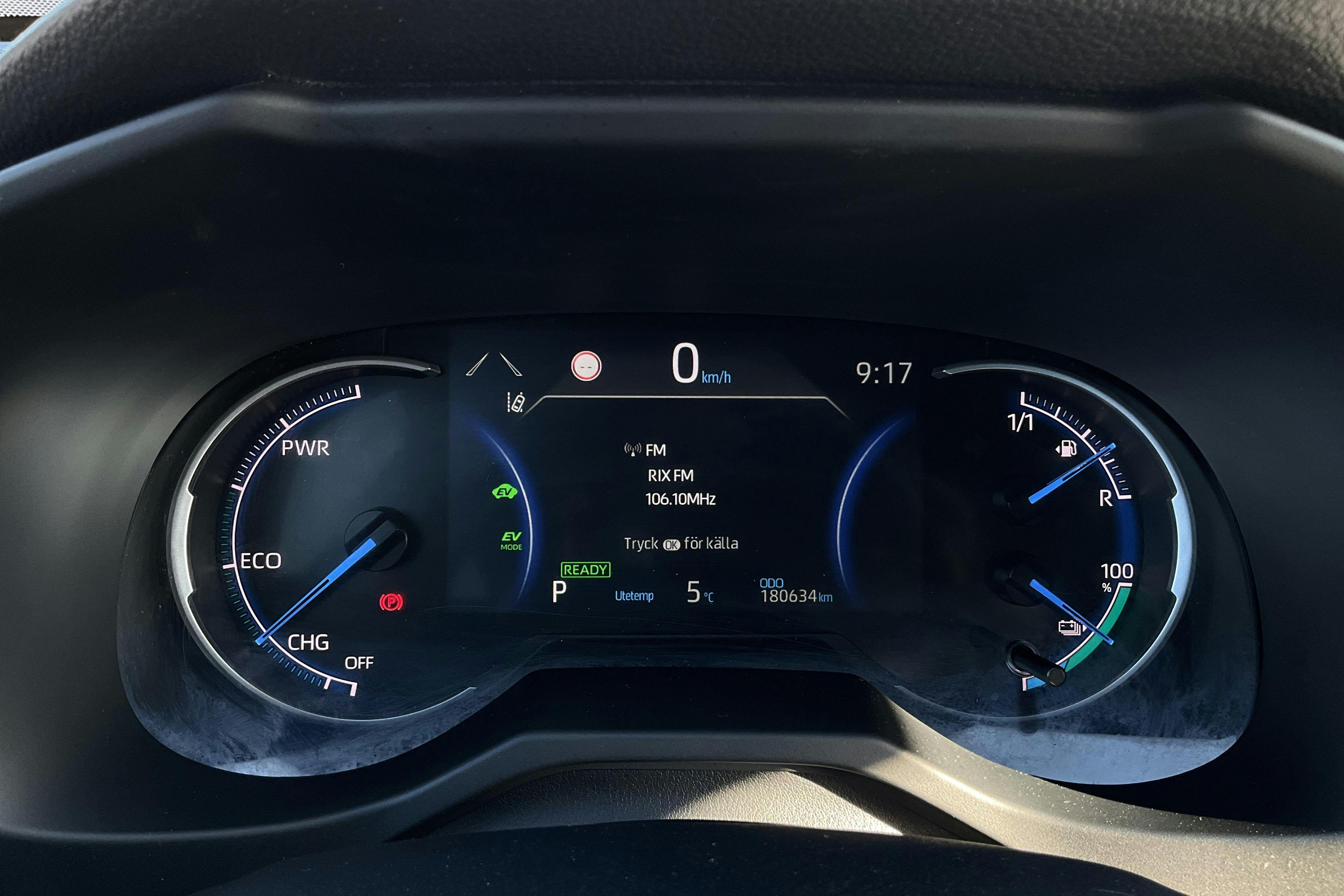 Toyota RAV4 2.5 Plug-in Hybrid AWD (306hk) - 18 064 mil - Automat - grå - 2021