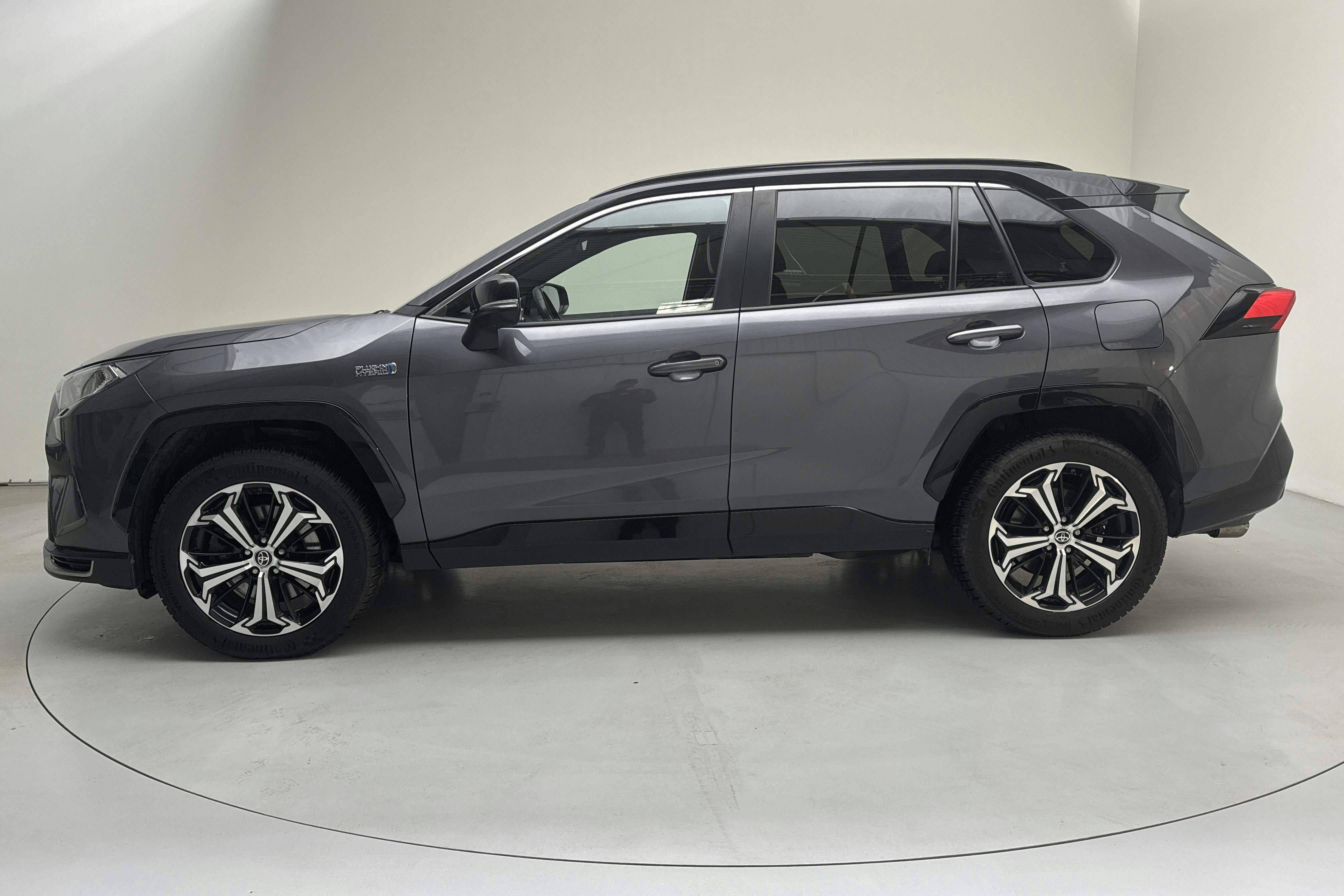 Toyota RAV4 2.5 Plug-in Hybrid AWD (306hk) - 18 064 mil - Automat - grå - 2021