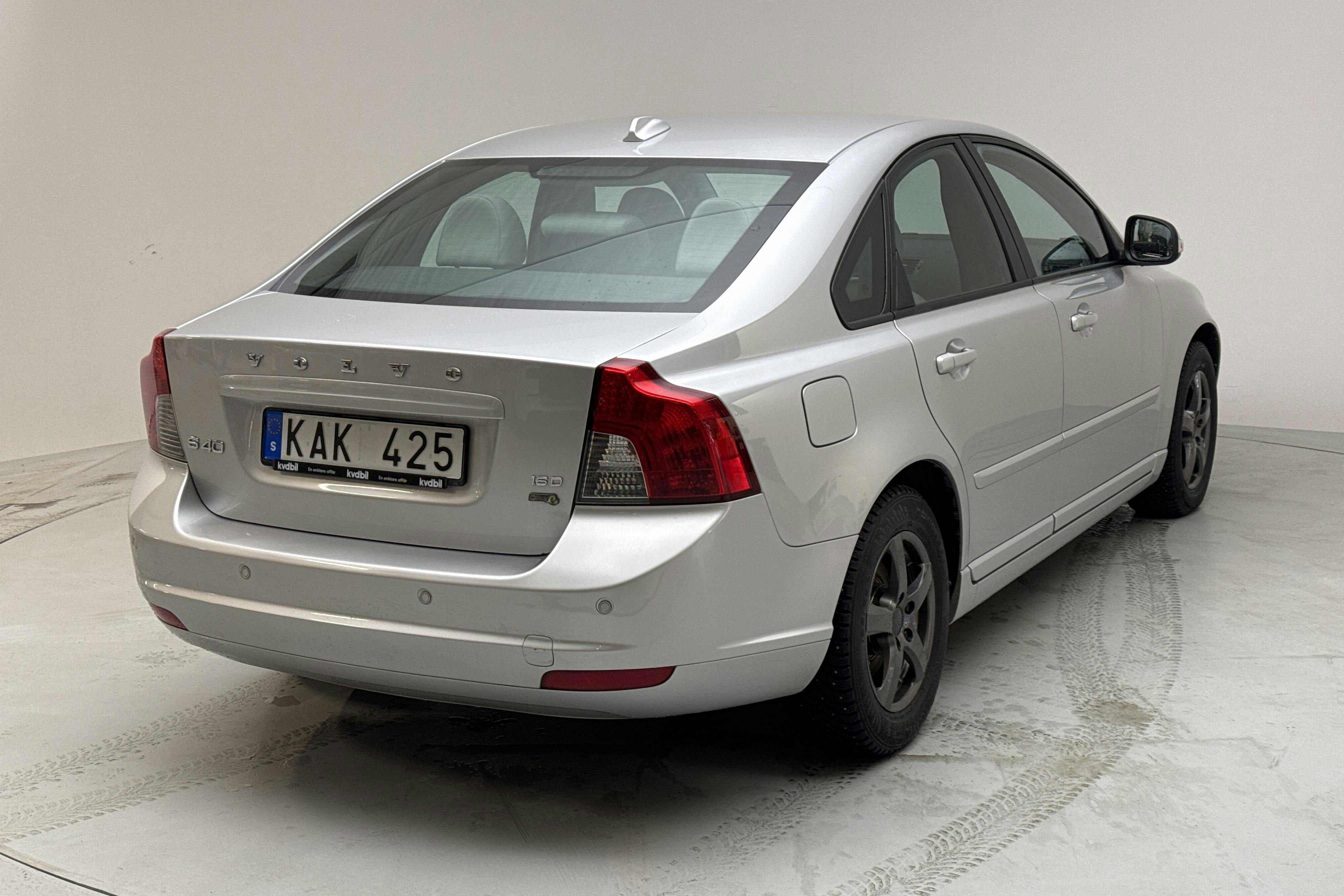 Volvo S40 1.6D DRIVe (109hk) - 25 752 mil - Manuell - Light Grey - 2010