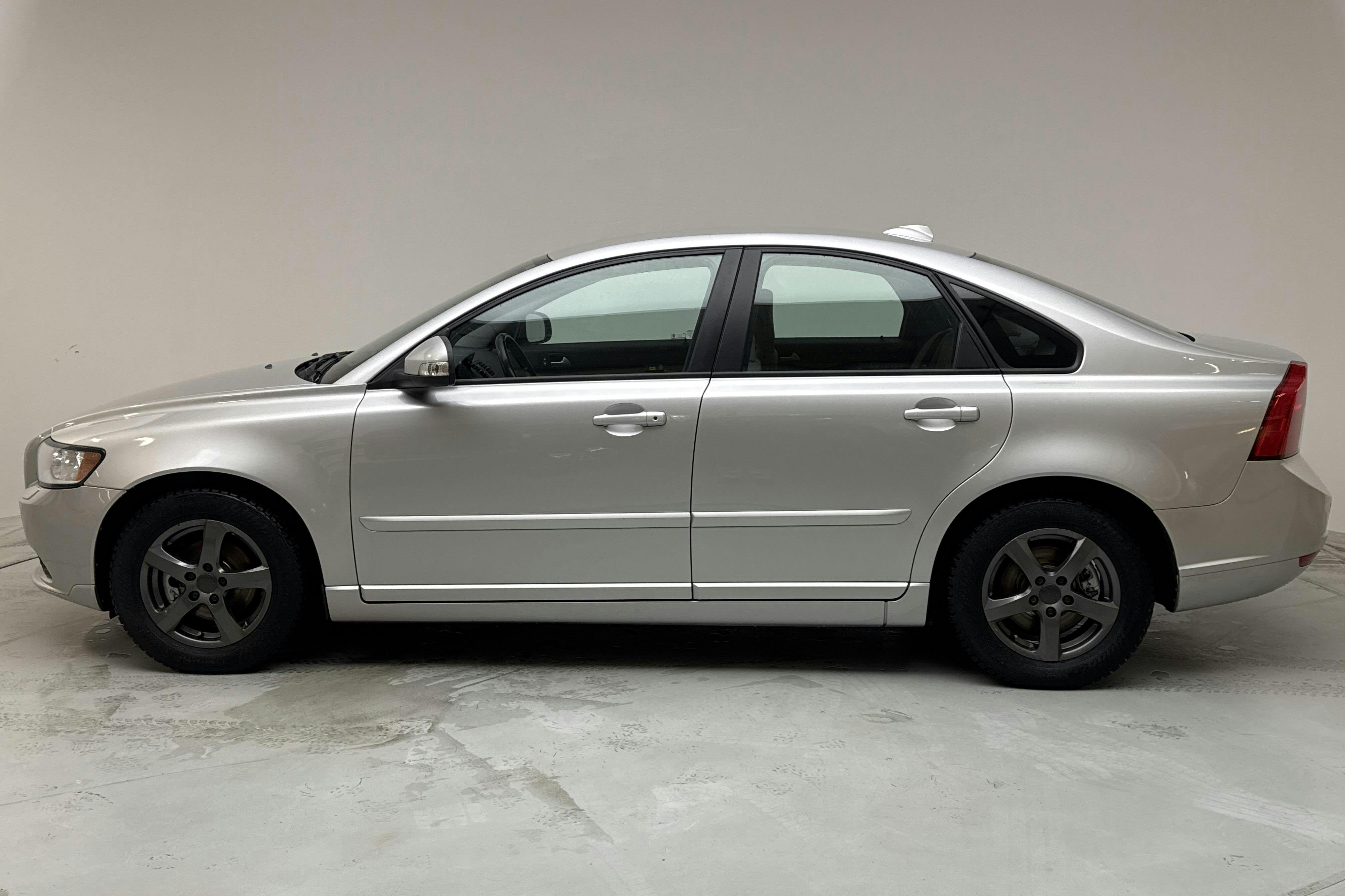 Volvo S40 1.6D DRIVe (109hk) - 25 752 mil - Manuell - Light Grey - 2010