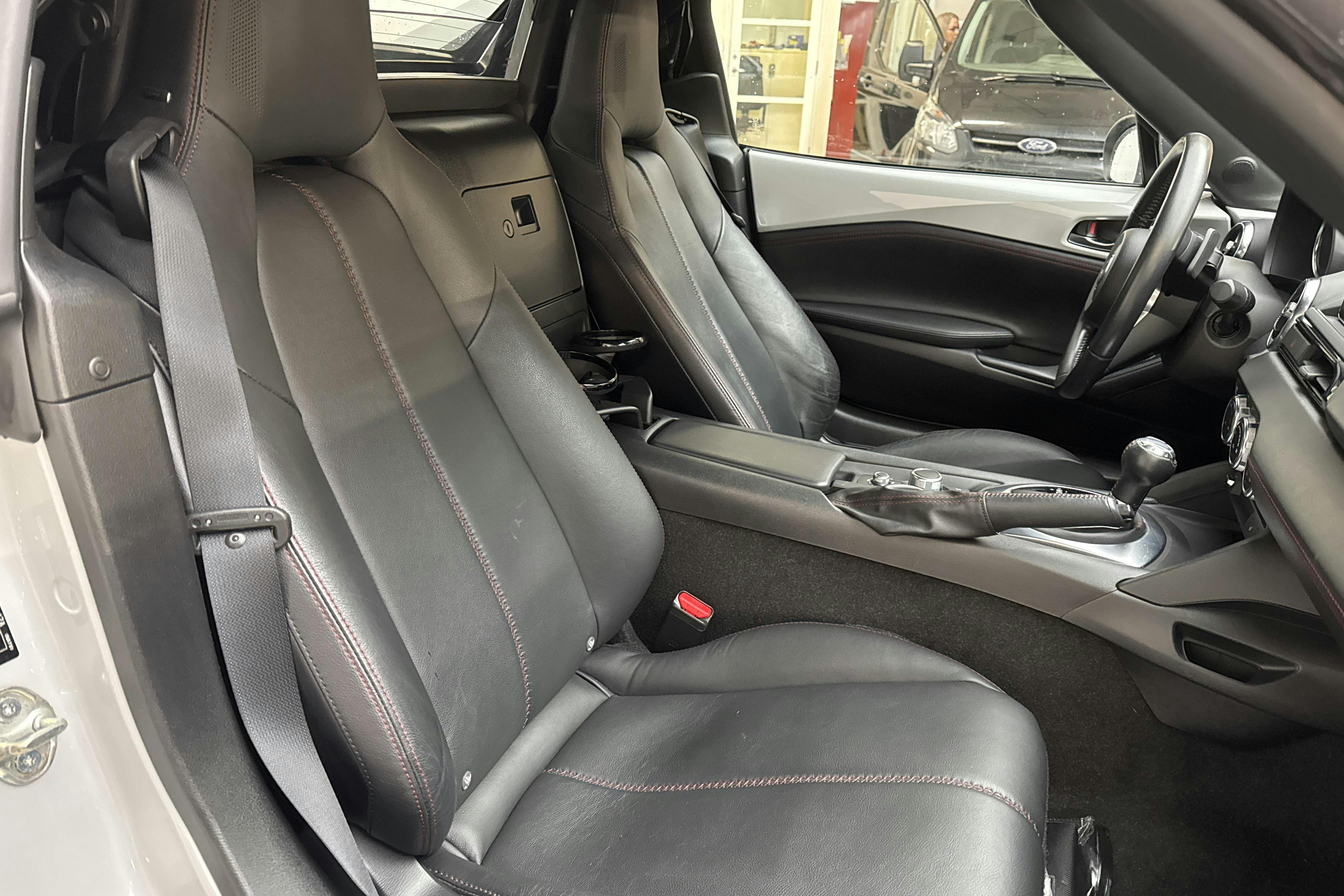 Mazda MX-5 RF 2.0 (160hk) - 5 124 mil - Automat - vit - 2017