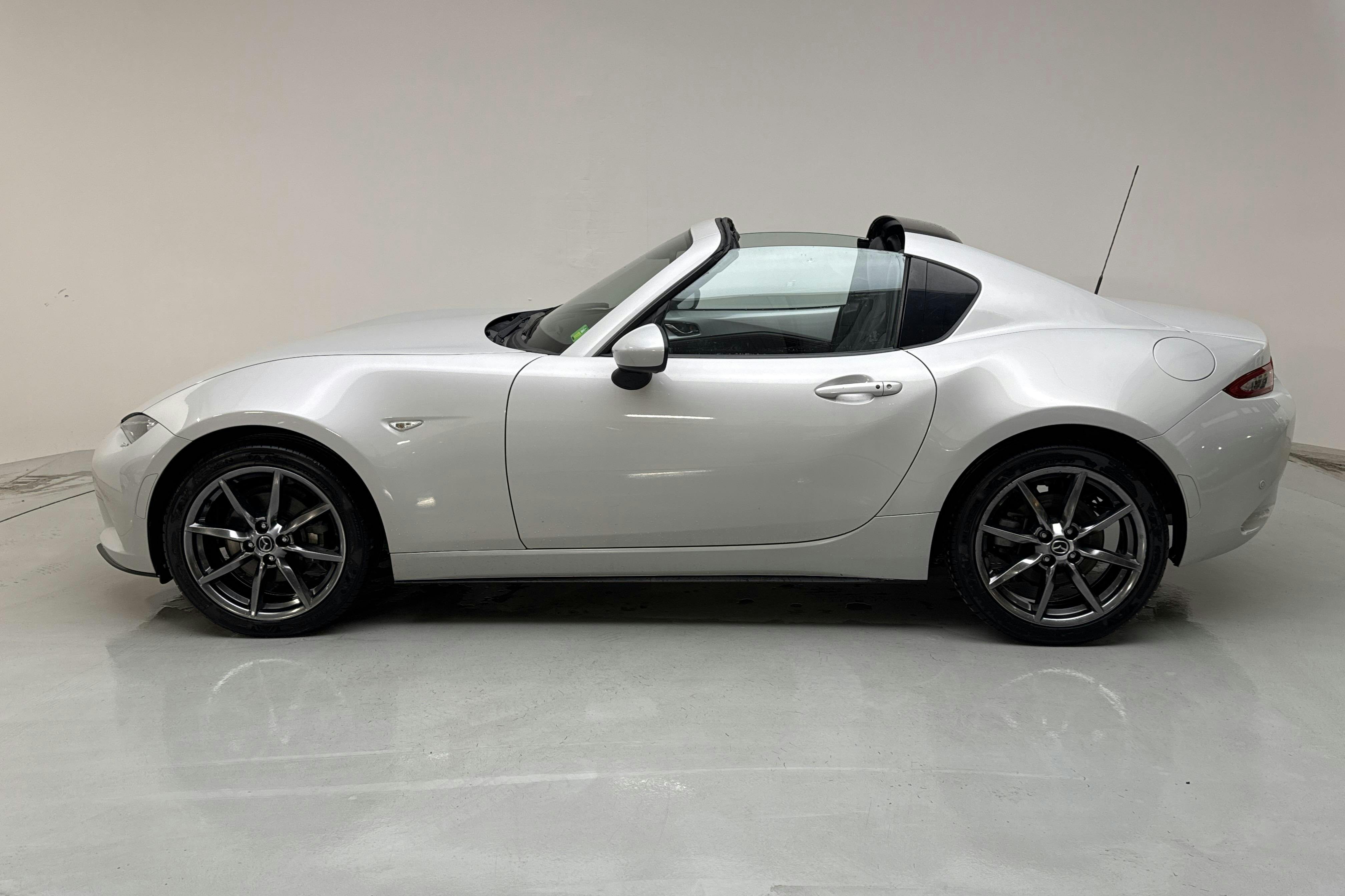 Mazda MX-5 RF 2.0 (160hk) - 5 124 mil - Automat - vit - 2017