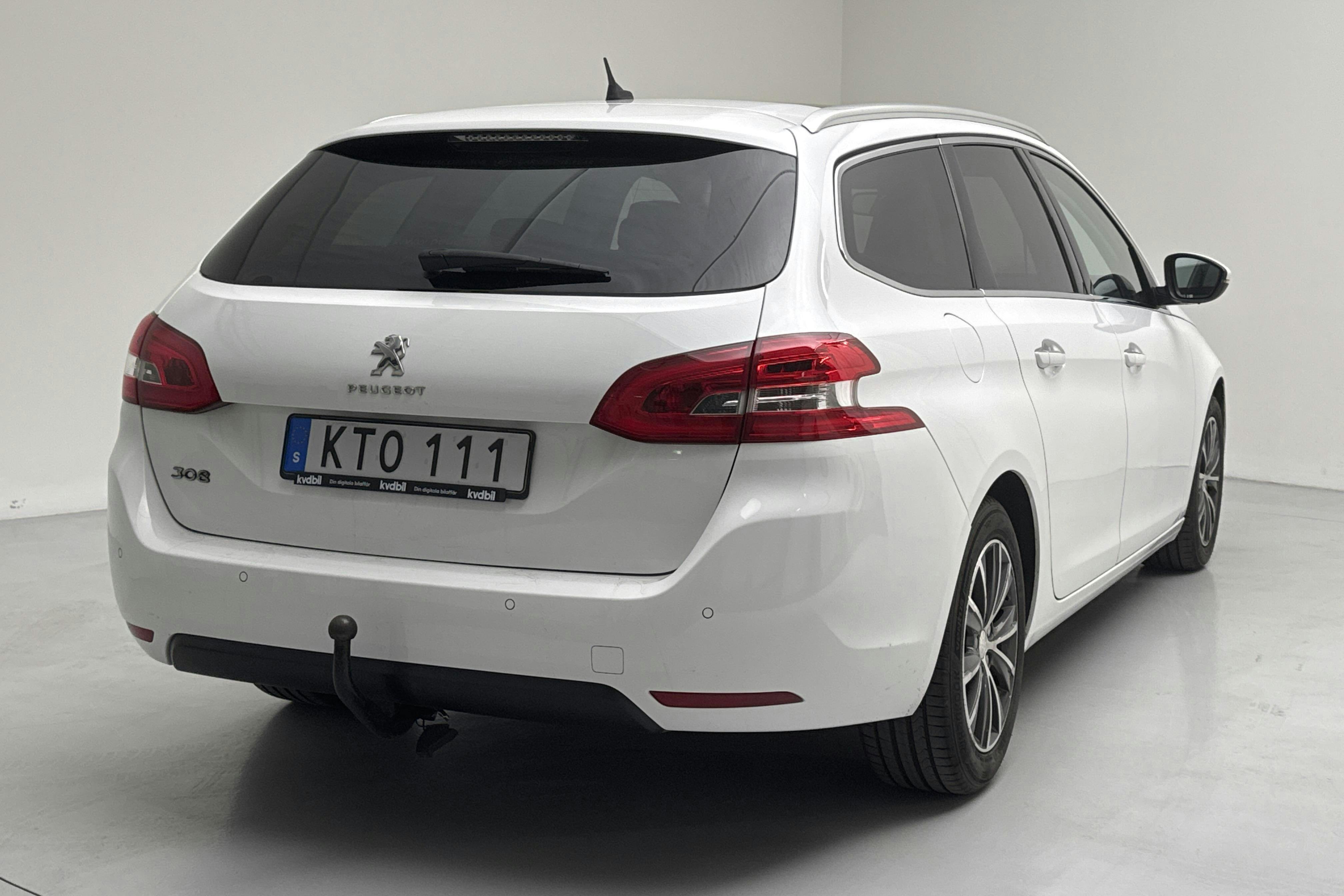 Peugeot 308 SW PureTech (130hk) - 15 478 mil - Automat - vit - 2015