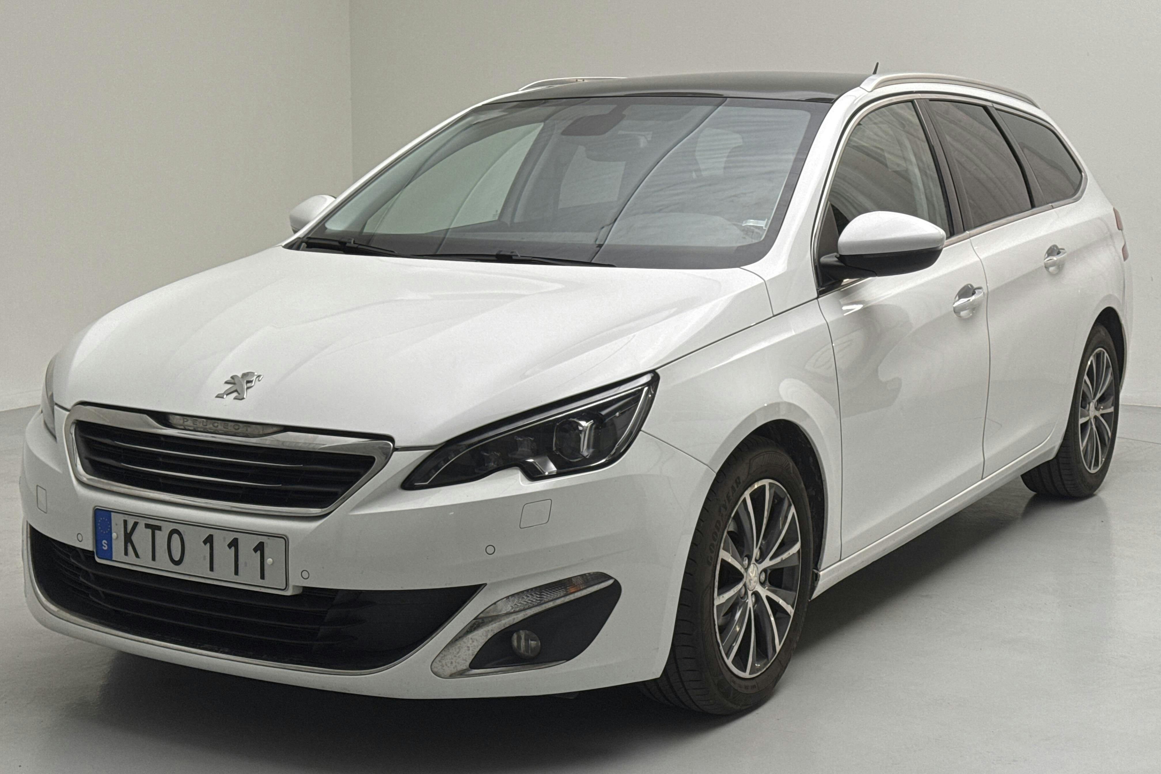 Peugeot 308 SW PureTech (130hk) - 15 478 mil - Automat - vit - 2015