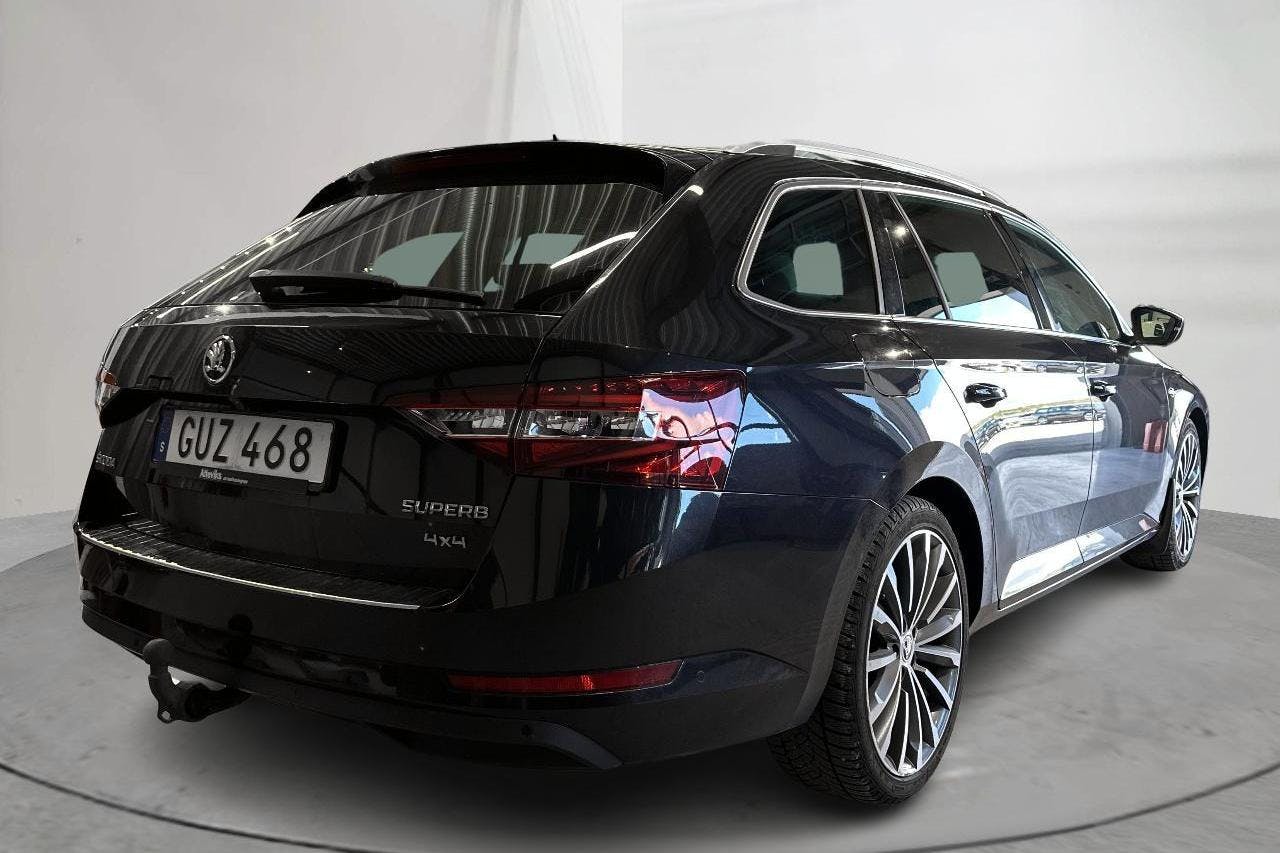 Skoda Superb 2.0 TDI 4x4 Kombi (190hk) - 20 416 mil - Automat - svart - 2019