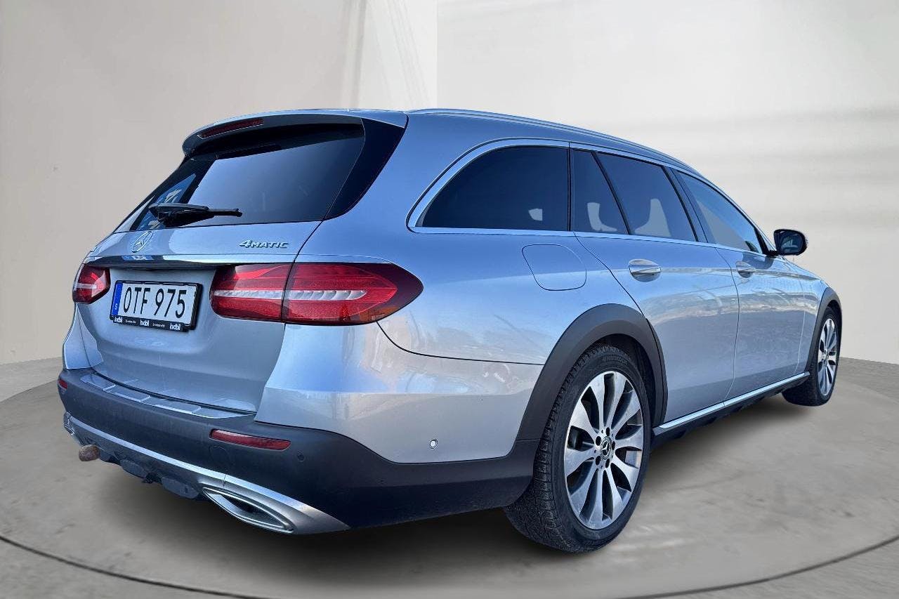 Mercedes E 220 d 4MATIC Kombi All-Terrain S213 (194hk) - 21 718 mil - Automat - silver - 2018