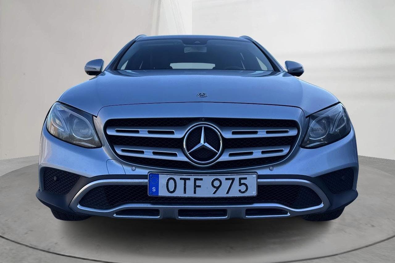Mercedes E 220 d 4MATIC Kombi All-Terrain S213 (194hk) - 21 718 mil - Automat - silver - 2018