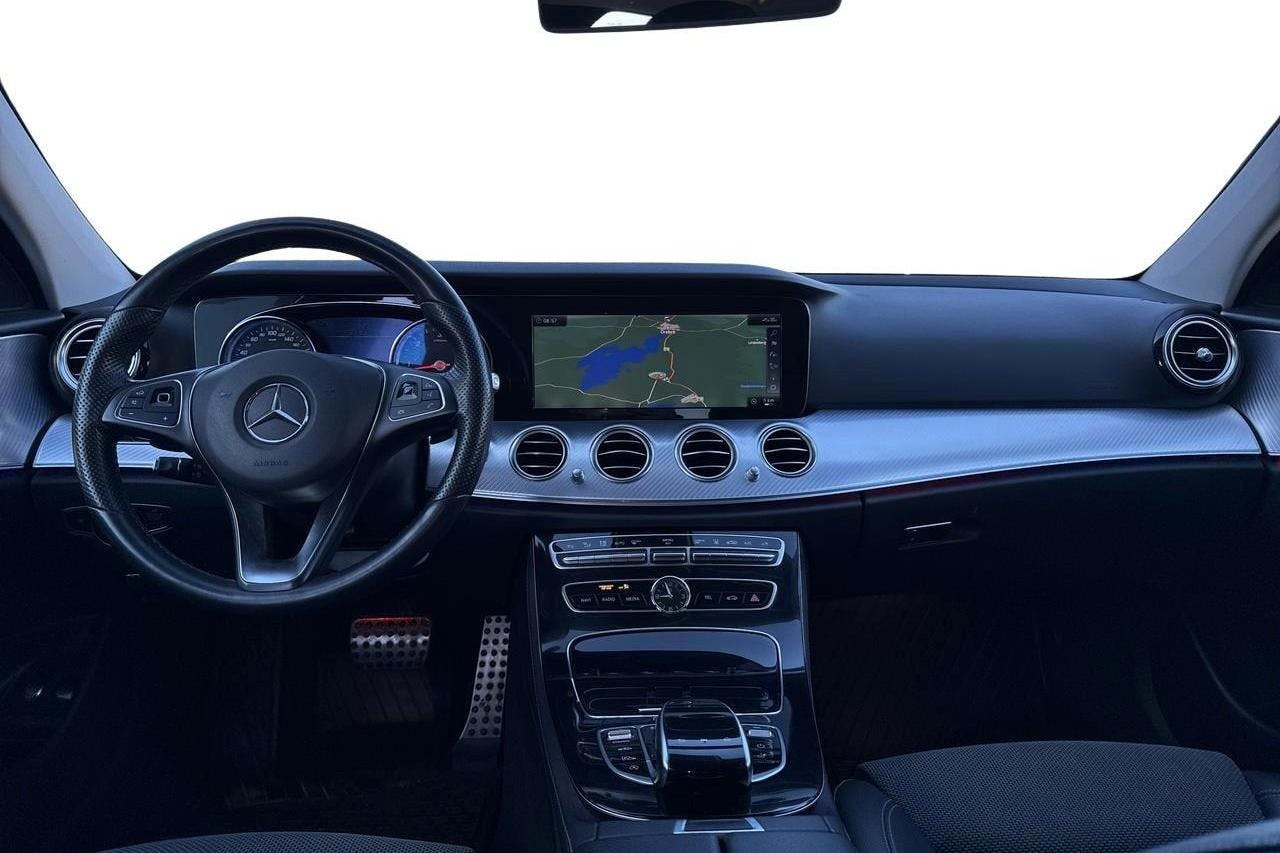 Mercedes E 220 d 4MATIC Kombi All-Terrain S213 (194hk) - 21 718 mil - Automat - silver - 2018