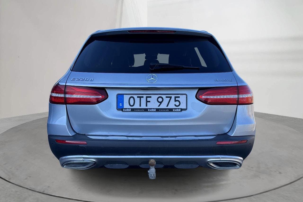 Mercedes E 220 d 4MATIC Kombi All-Terrain S213 (194hk) - 21 718 mil - Automat - silver - 2018