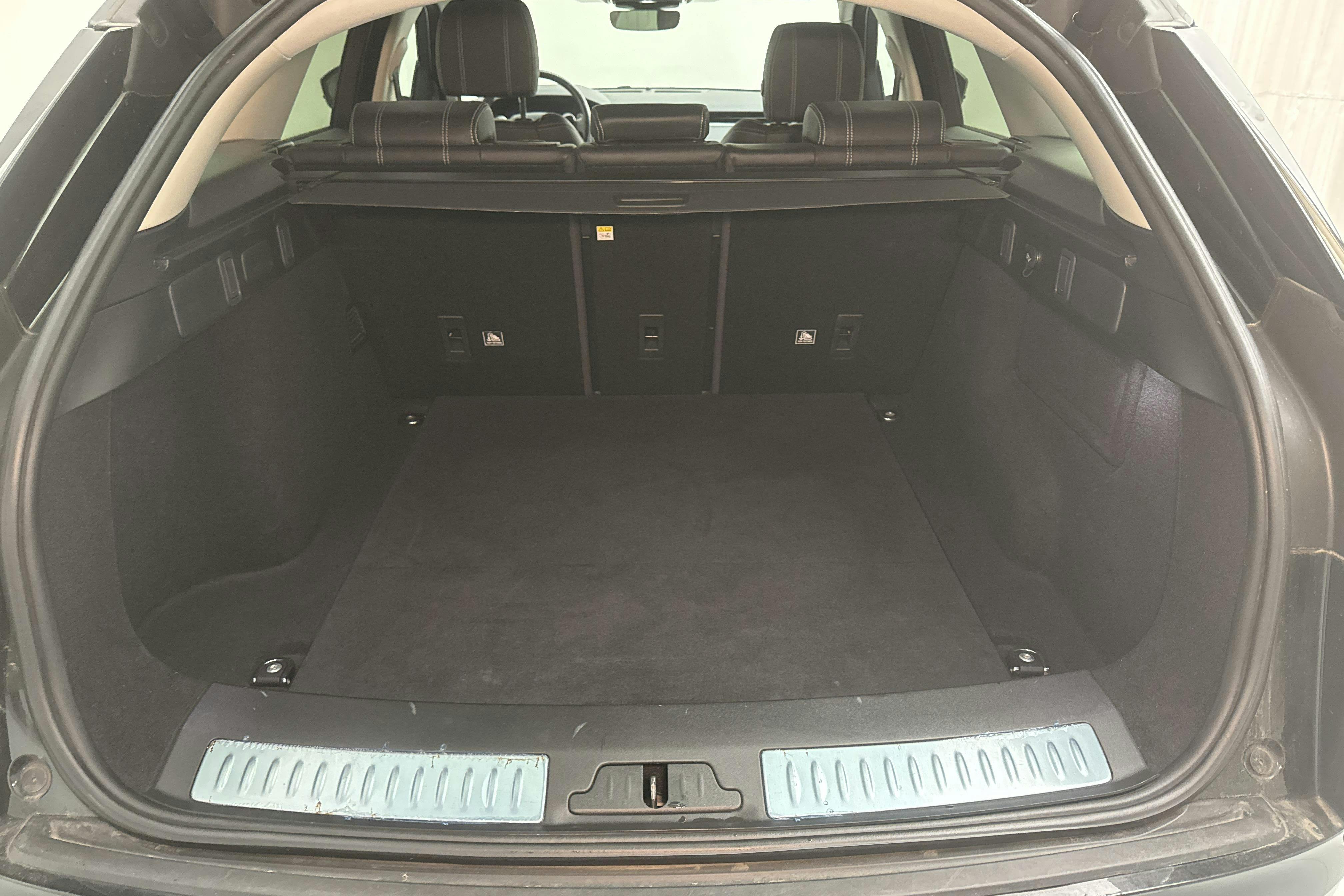 Land Rover Range Rover Velar 2.0 P250 (250hk) - 76 680 km - Automaatne - must - 2020