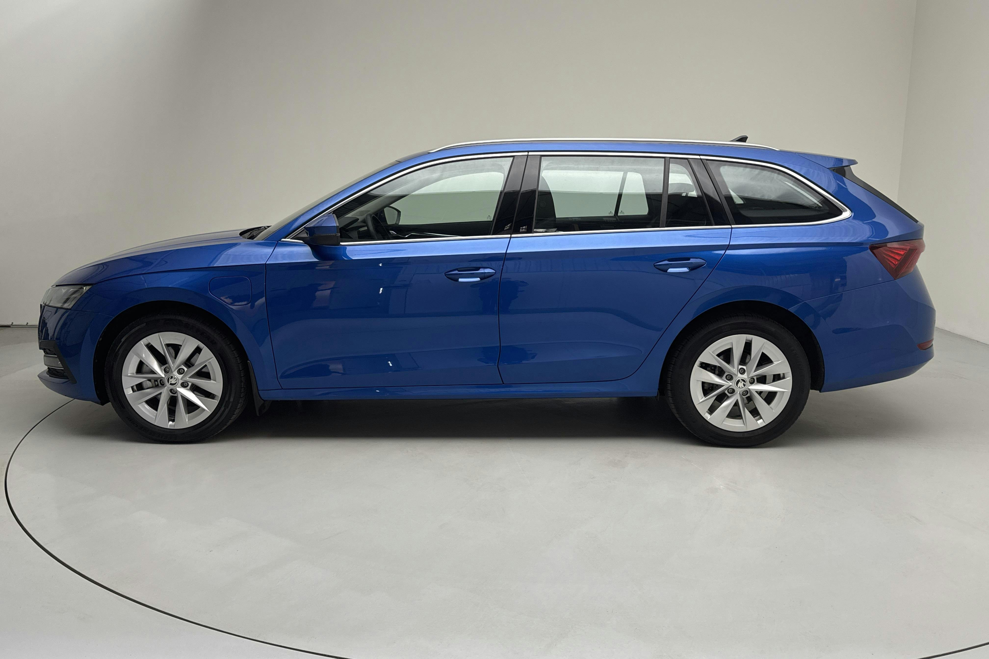 Skoda Octavia 1.4 iV PHEV Combi (204hk) - 11 110 km - Automatic - blue - 2024