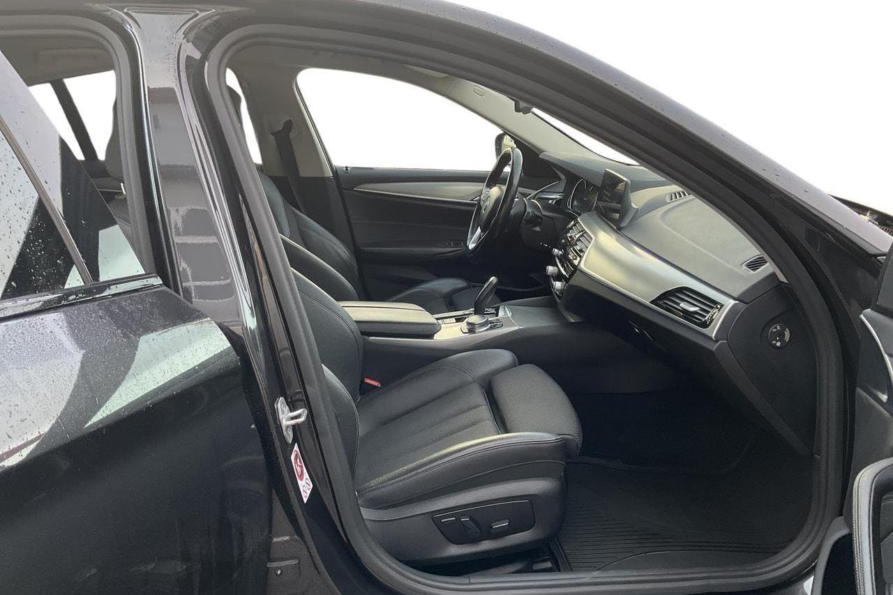 BMW 530e iPerformance Sedan, G30 (252hk) - 13 610 mil - Automat - grå - 2017