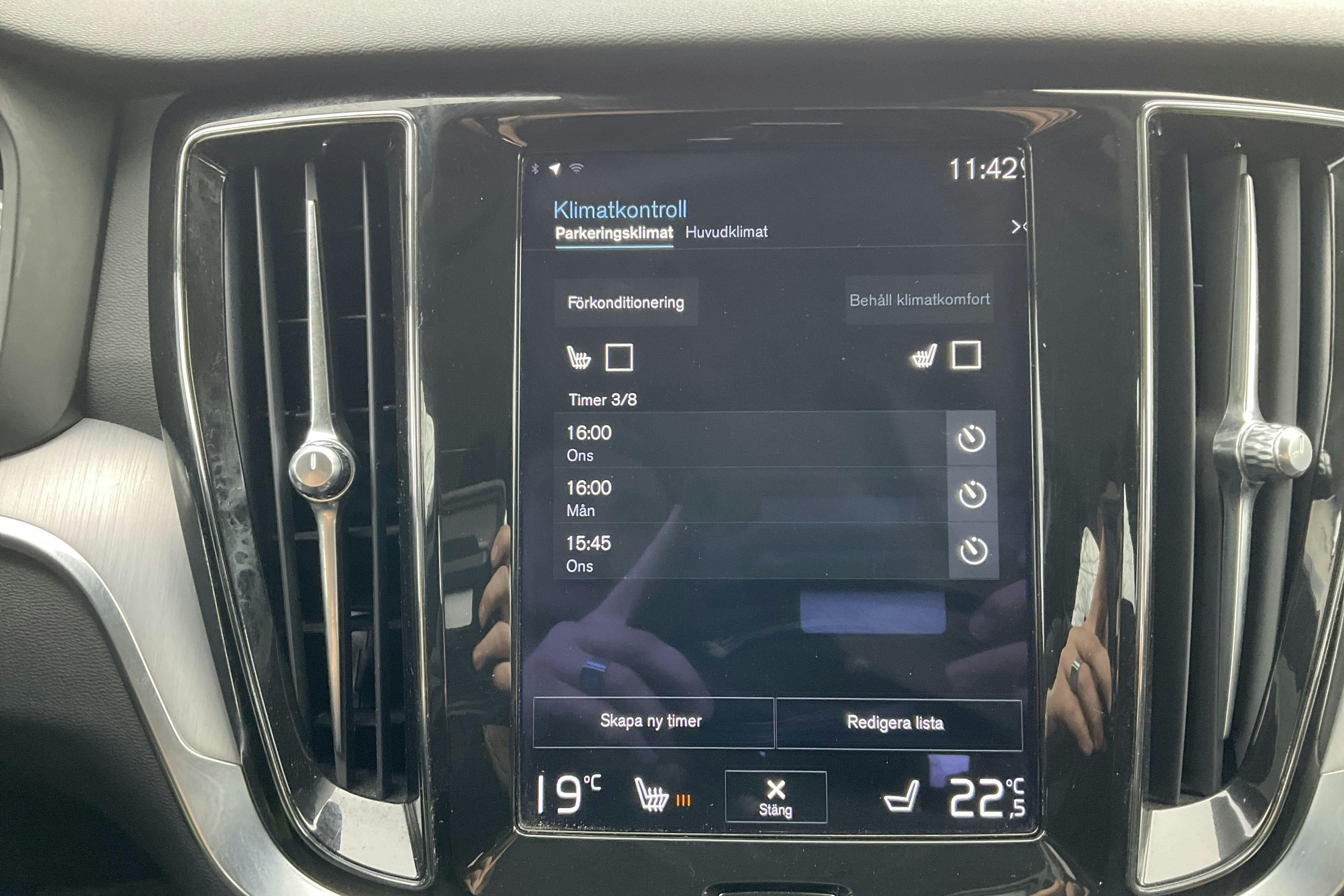 Volvo V60 T6 AWD Recharge (350hk) - 101 560 km - Automatic - white - 2022