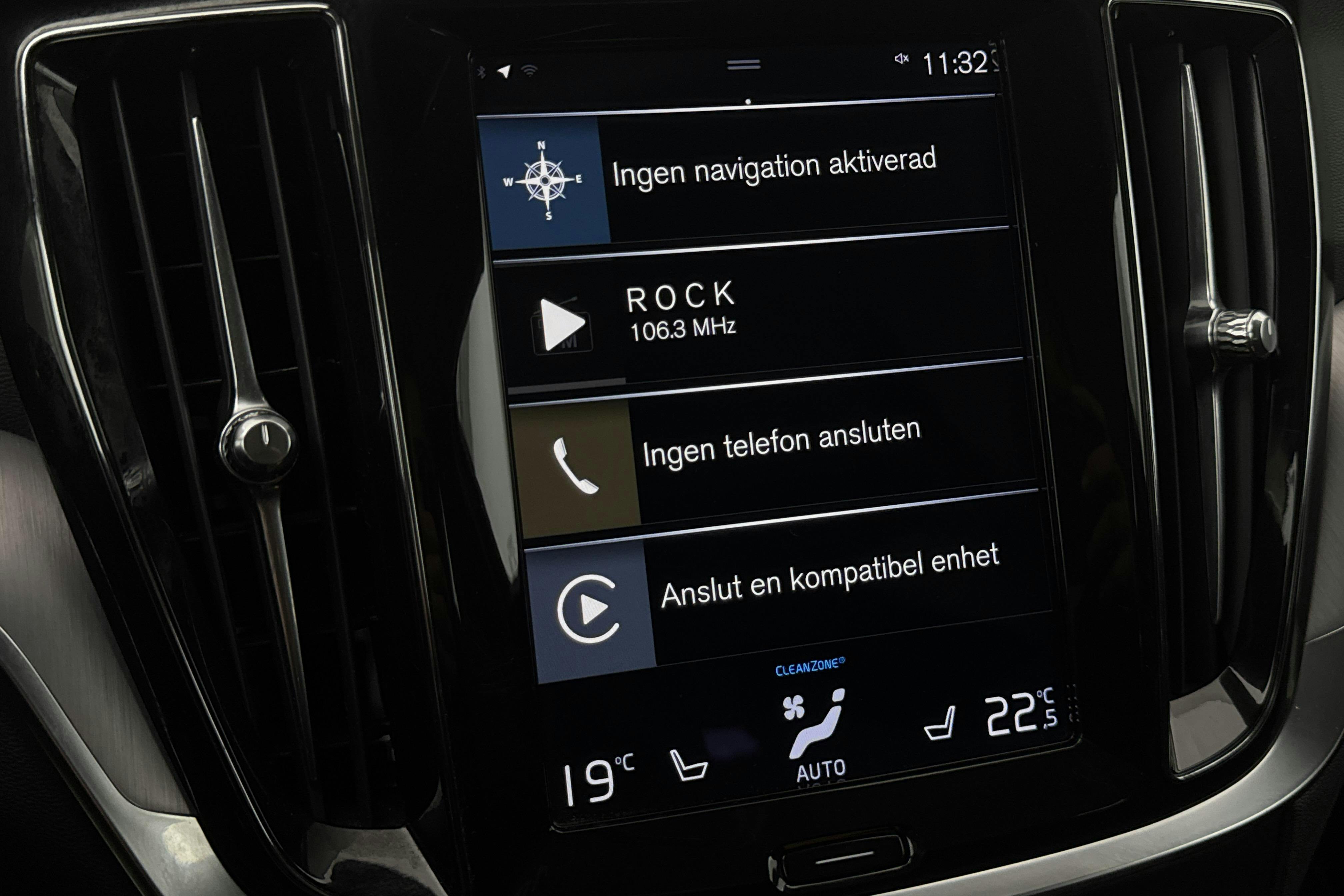 Volvo V60 T6 AWD Recharge (350hk) - 101 560 km - Automatic - white - 2022