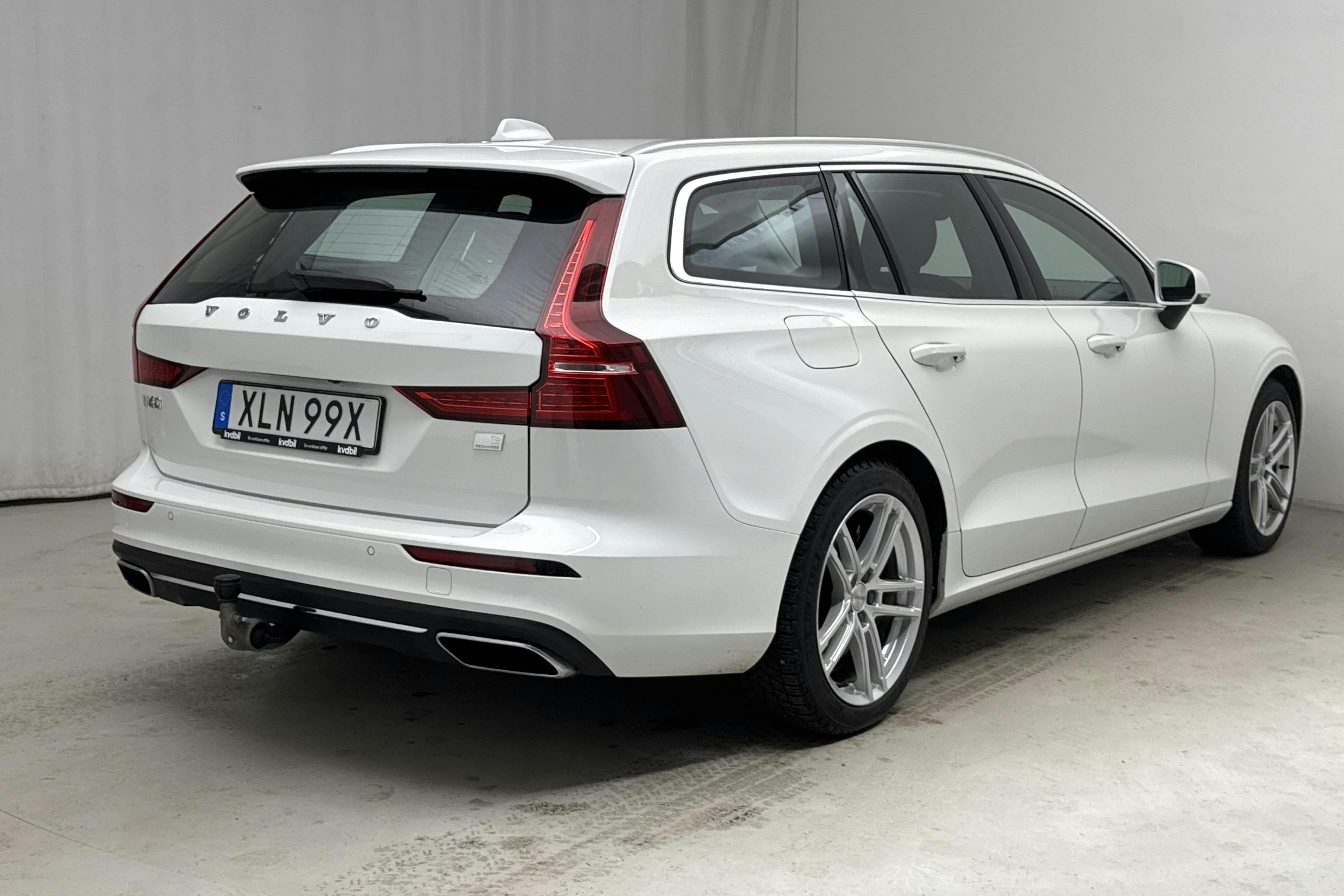 Volvo V60 T6 AWD Recharge (350hk) - 101 560 km - Automatic - white - 2022