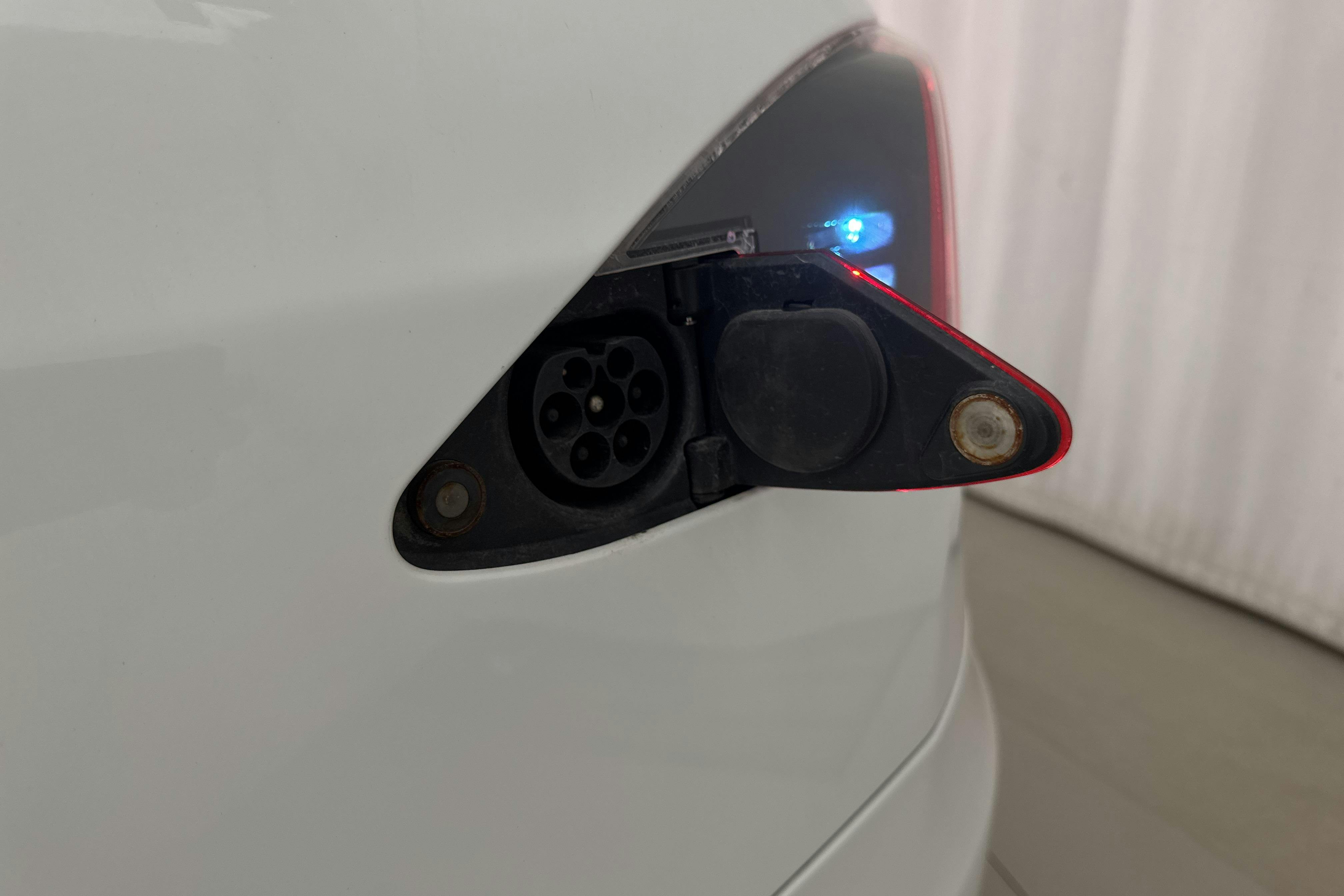 Tesla Model S 85 - 15 822 mil - Automat - vit - 2013