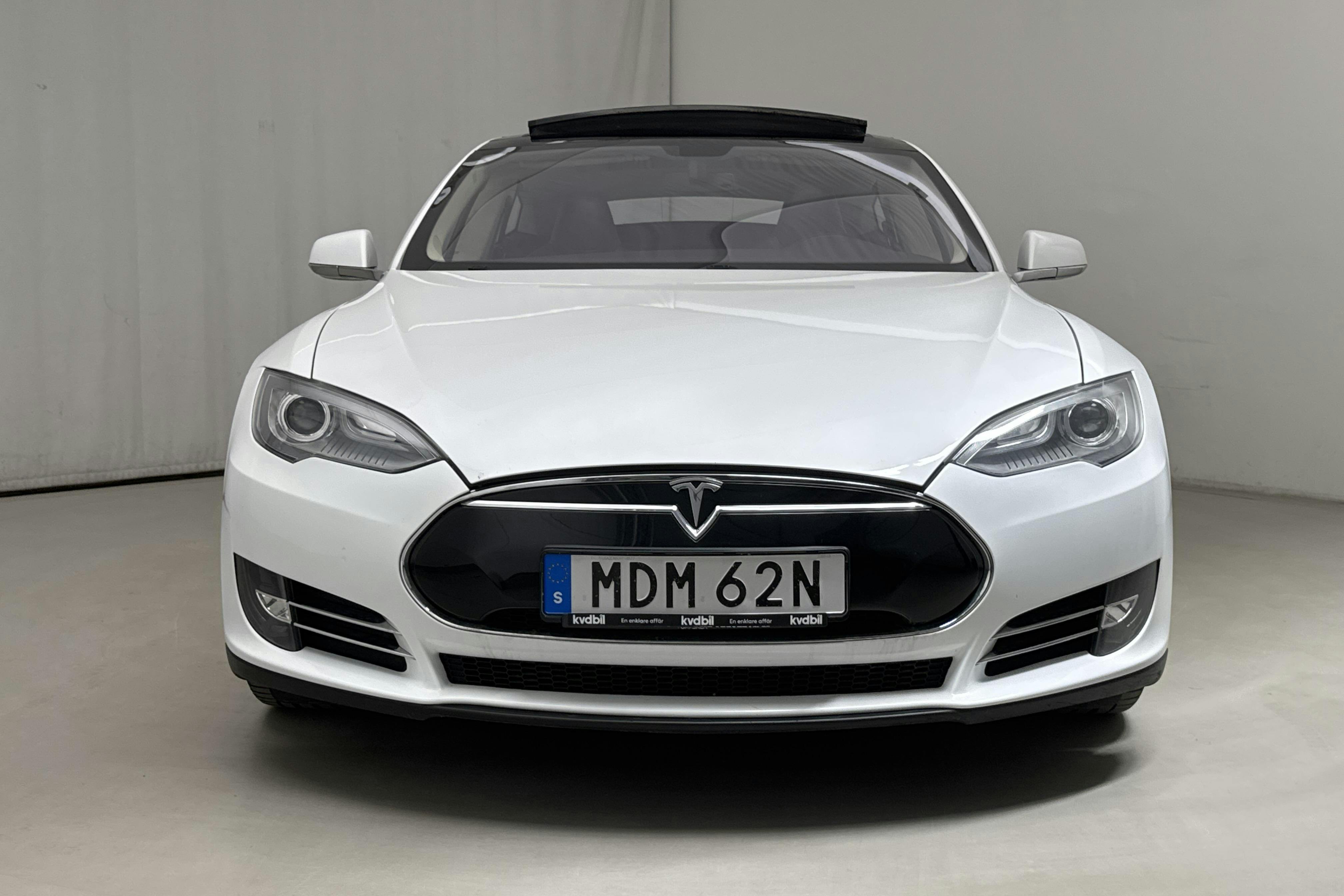 Tesla Model S 85 - 15 822 mil - Automat - vit - 2013