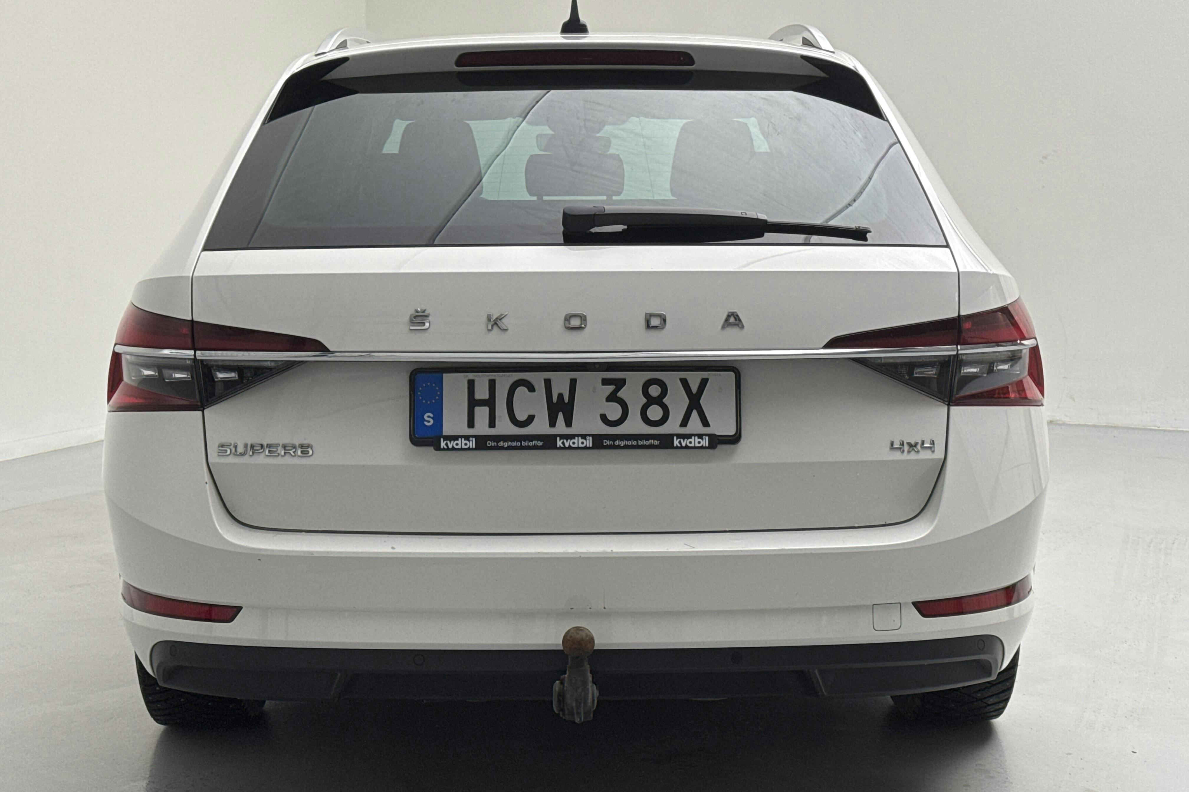 Skoda Superb 2.0 TDI Kombi 4x4 (200hk) - 15 171 mil - Automat - vit - 2021