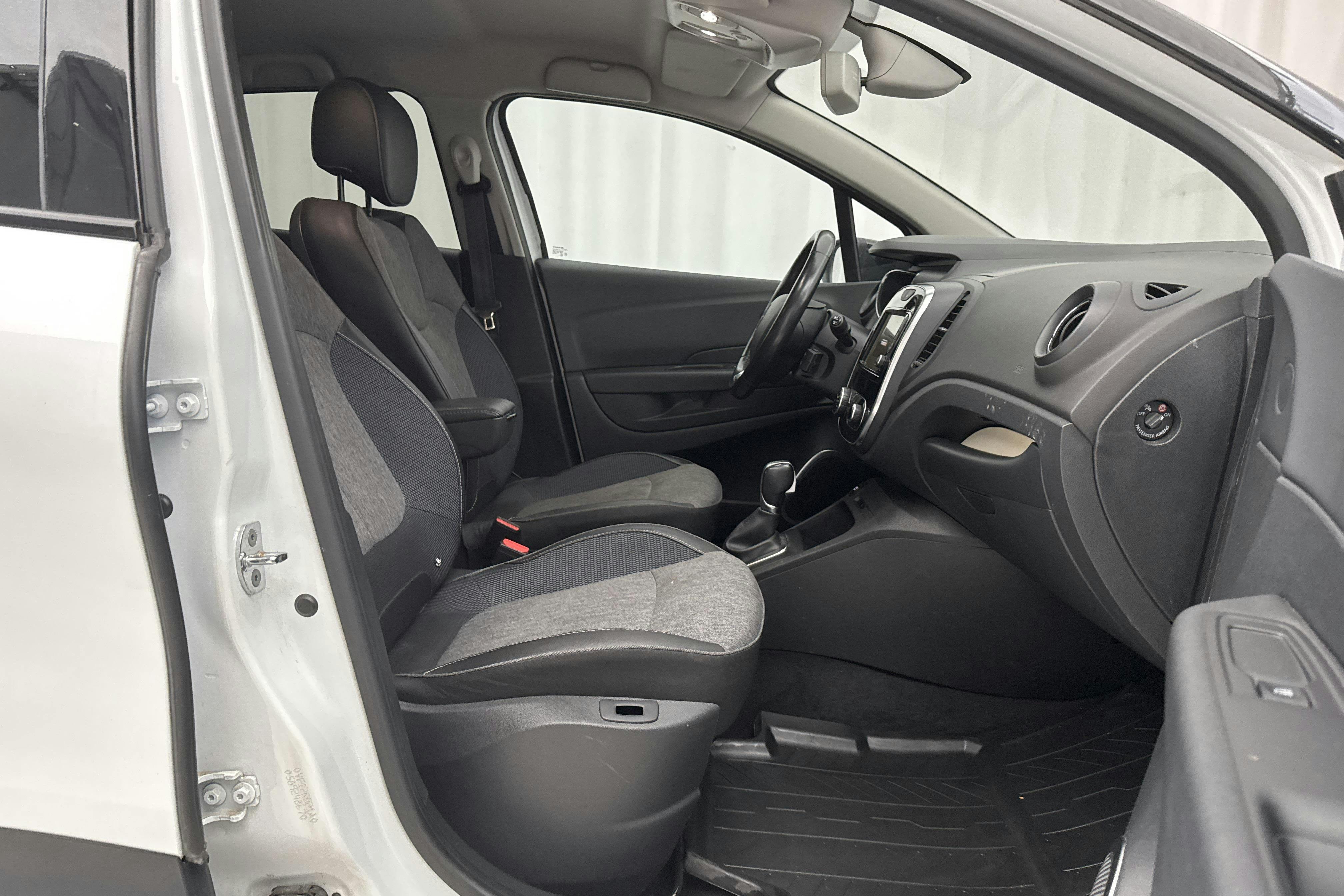 Renault Captur 1.2 TCe (120hk) - 148 570 km - Automatyczna - biały - 2018