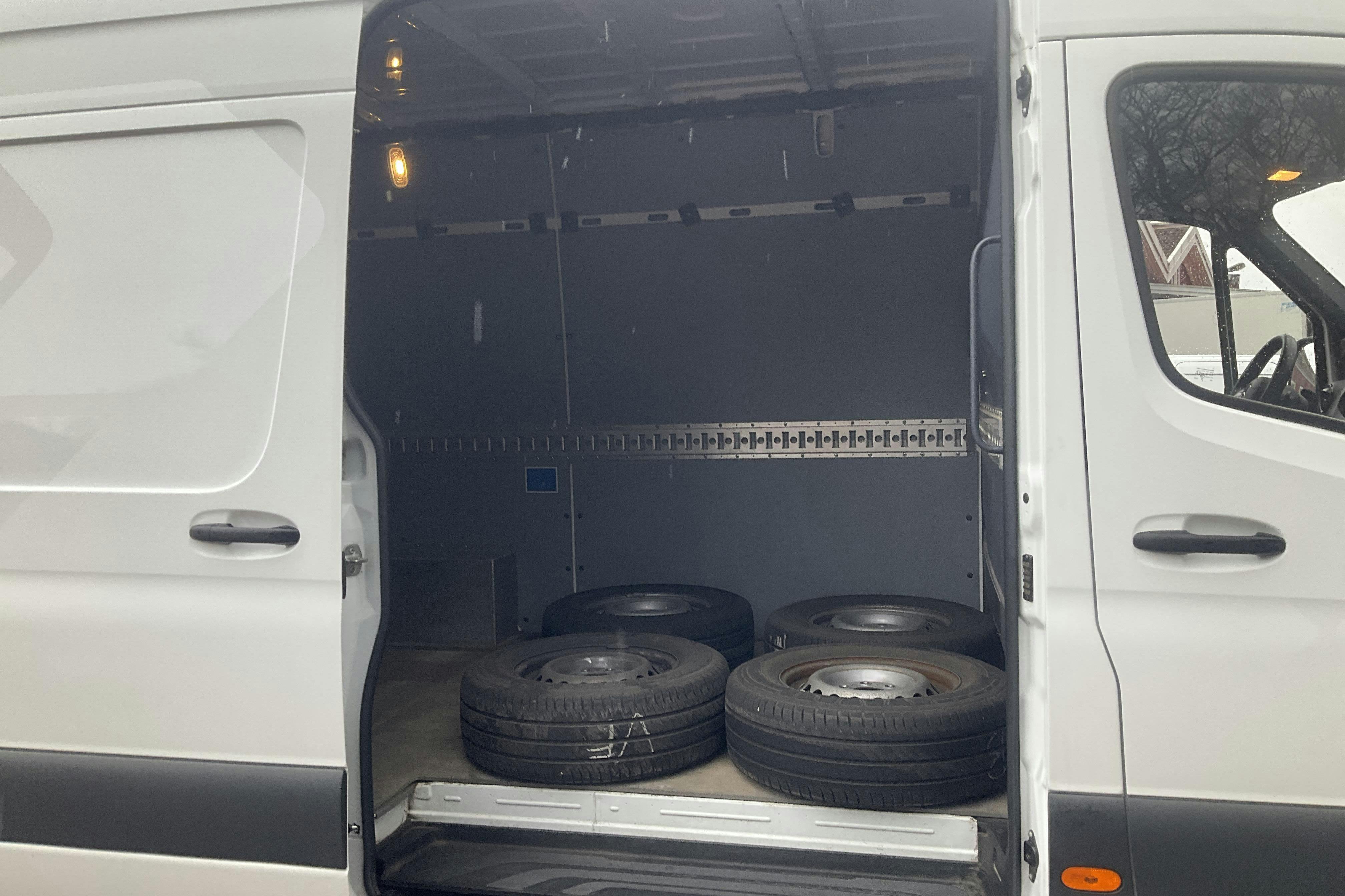 Mercedes Sprinter 315 CDI Skåp RWD (150hk) - 15 097 mil - Automat - vit - 2021