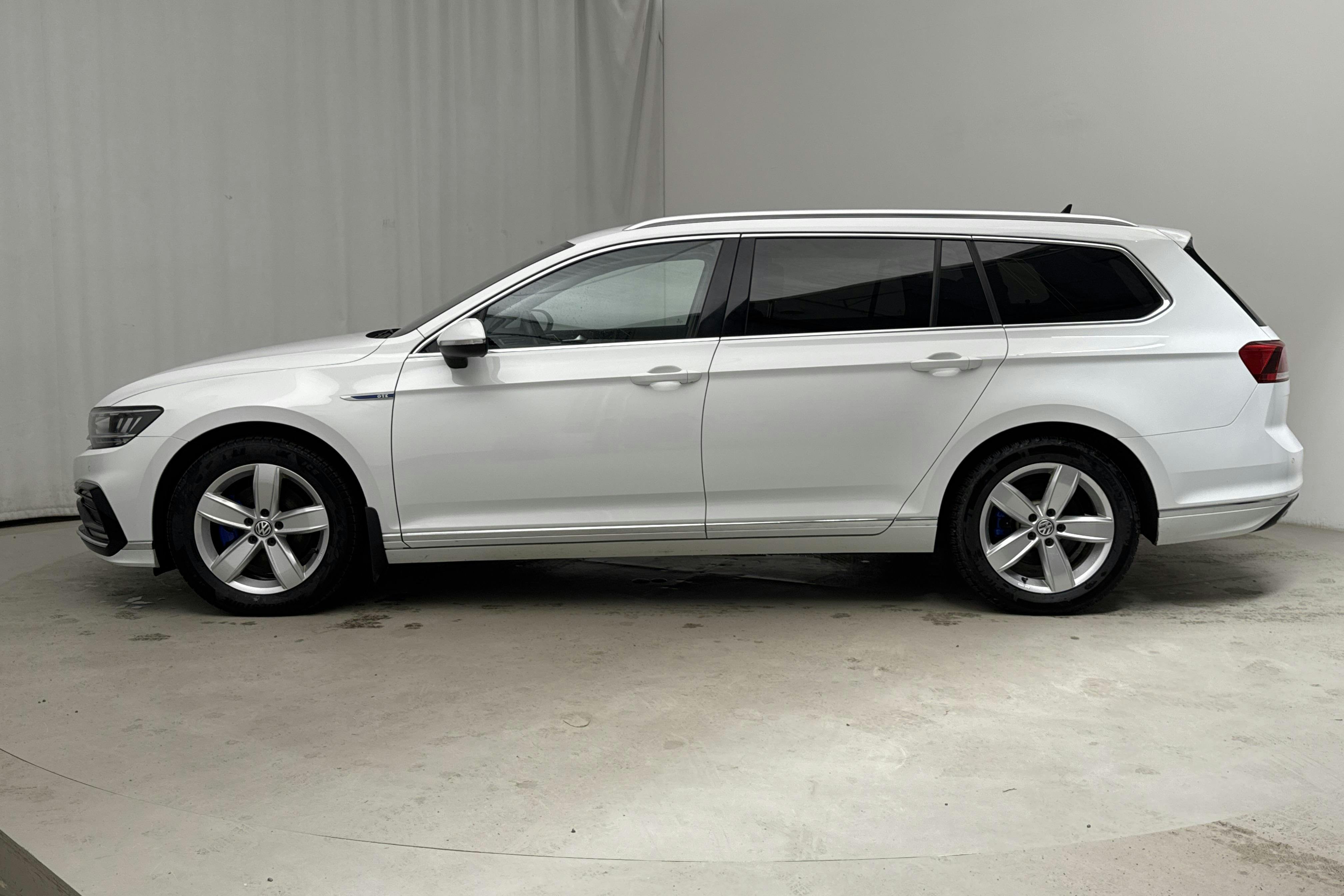 VW Passat 1.4 GTE Sportscombi (218hk) - 136 520 km - Automatic - white - 2020