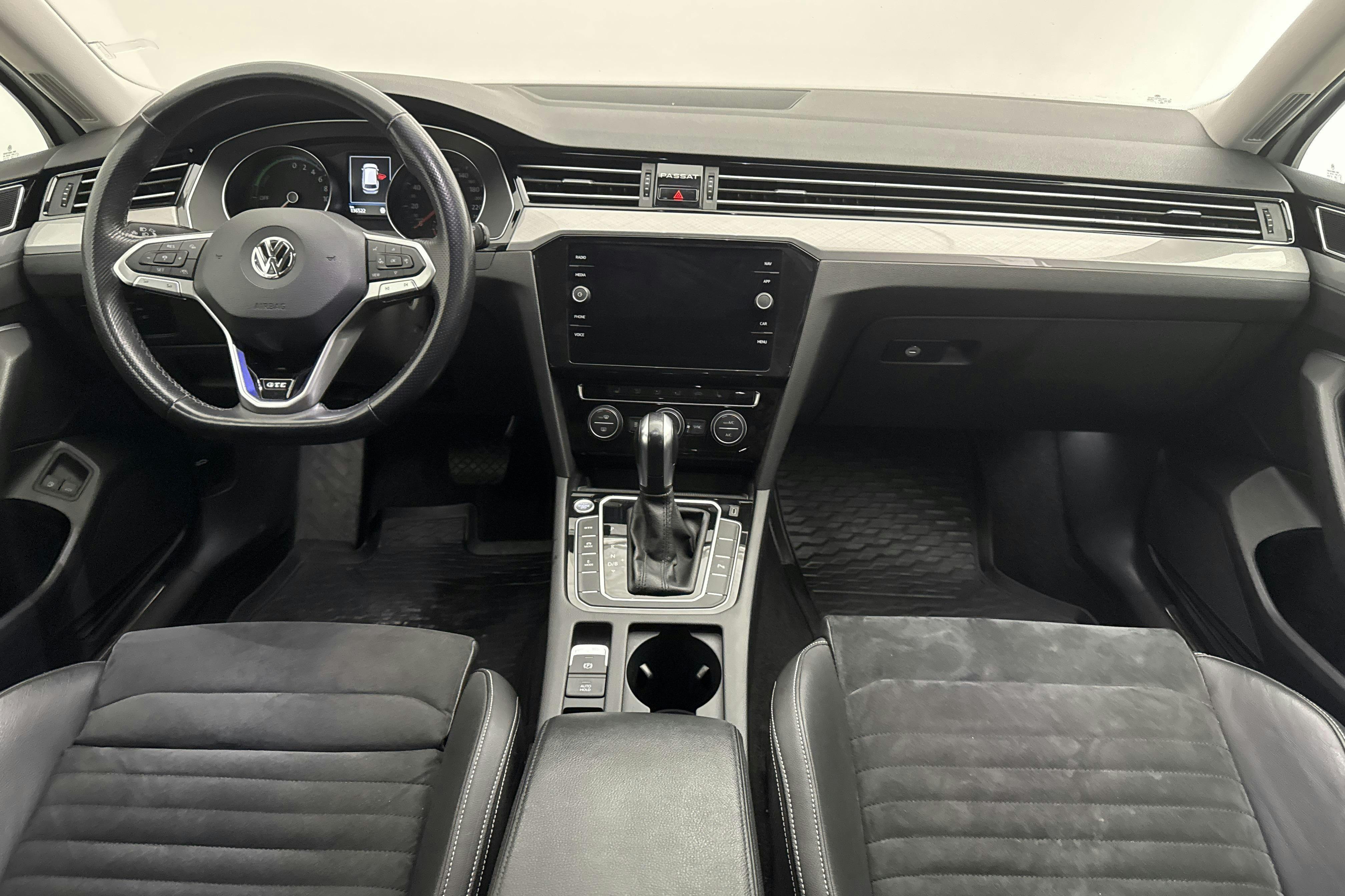VW Passat 1.4 GTE Sportscombi (218hk) - 136 520 km - Automatic - white - 2020