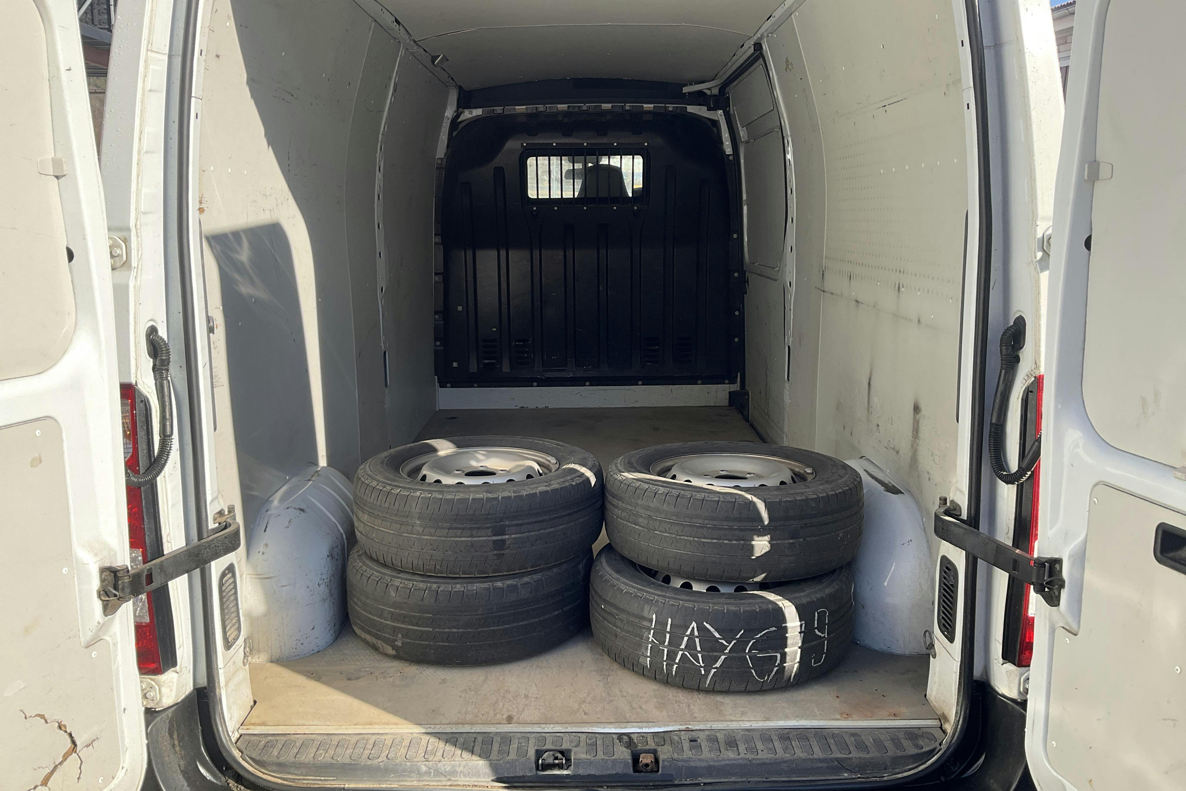 Nissan NV400 2.3 dCi Skåp (145hk) - 25 265 mil - Manuell - vit - 2018