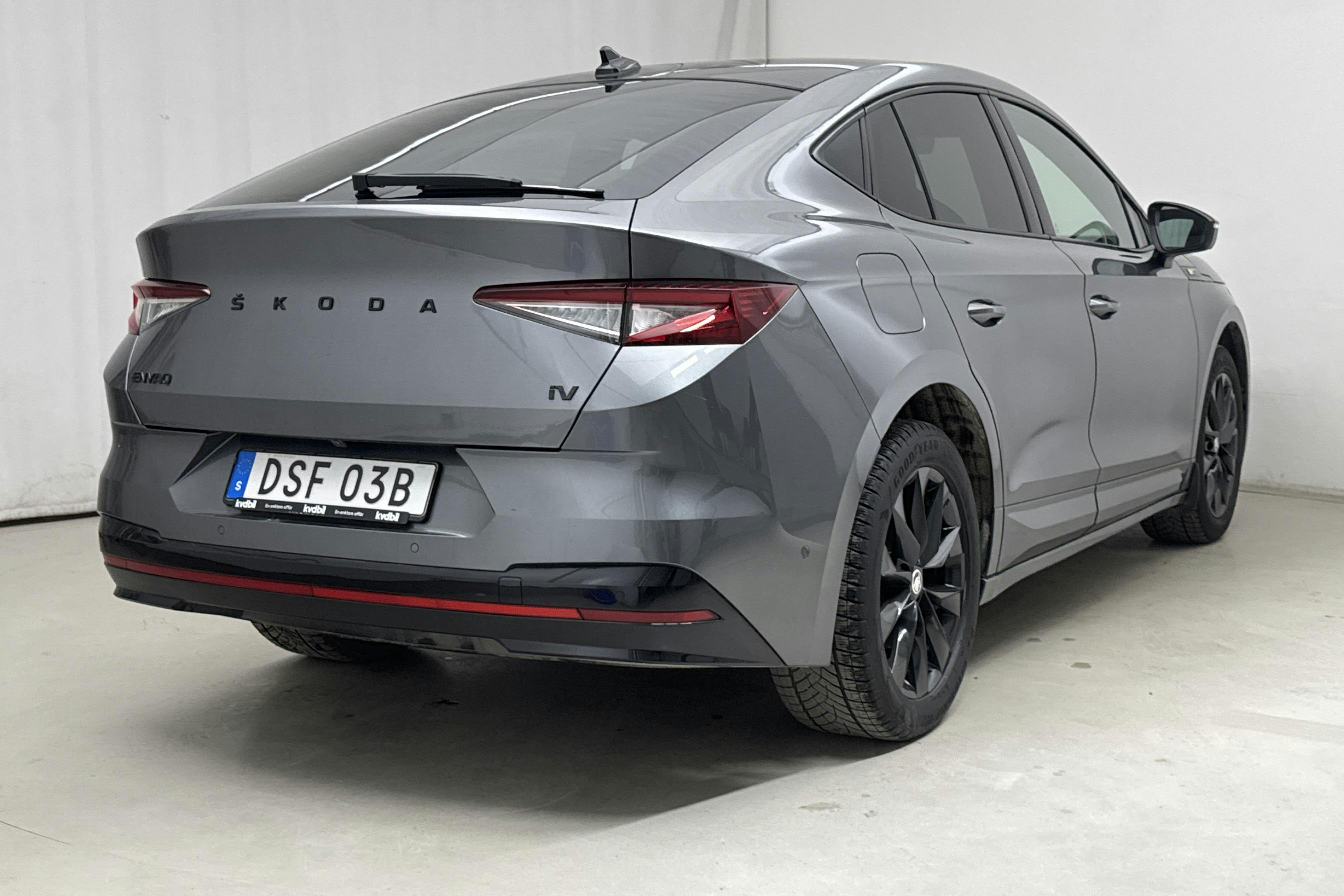 Skoda Enyaq RS Coupé iV (299hk) - 7 918 mil - Automat - grå - 2023